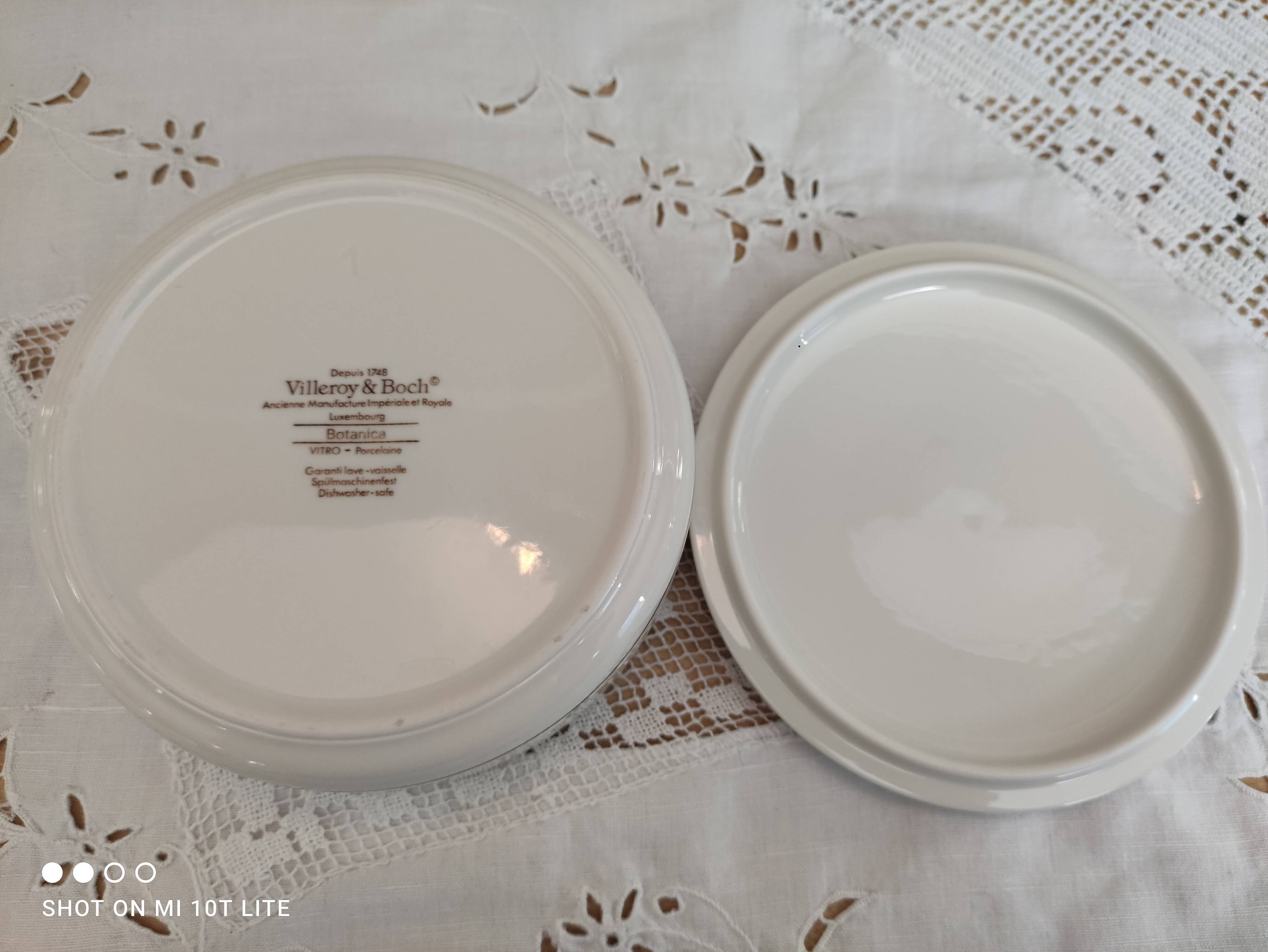 Porcelain box villeroy & boch model botanica "vaccinium myrtillus"