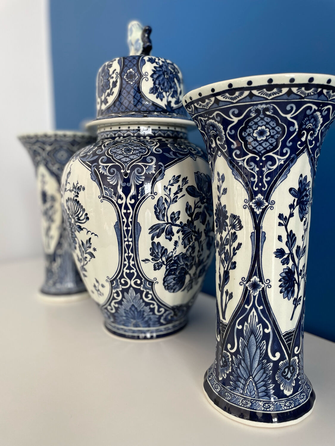 Fireplace trim vase delft made for royal sphinx by boch