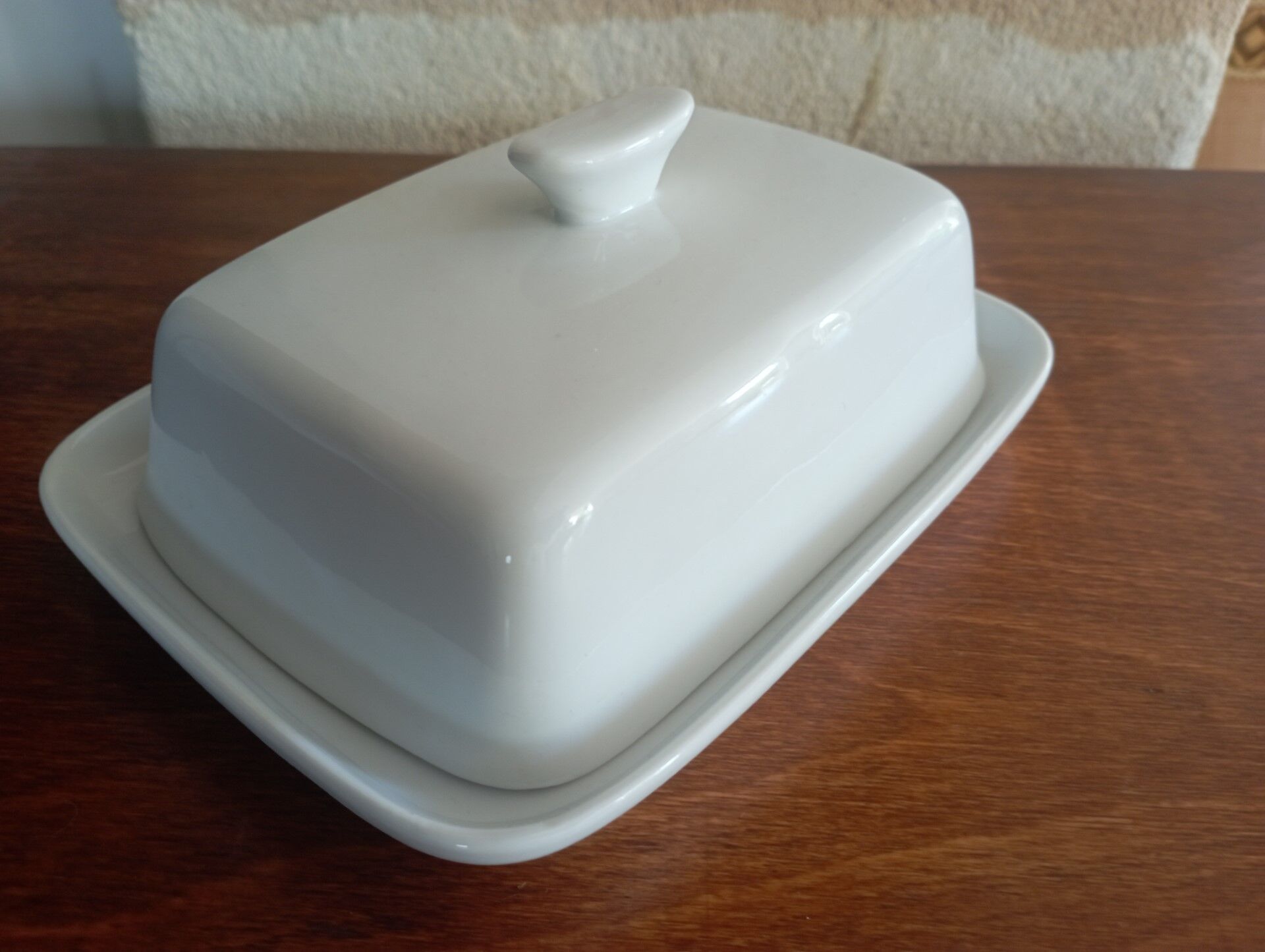 Butter dish