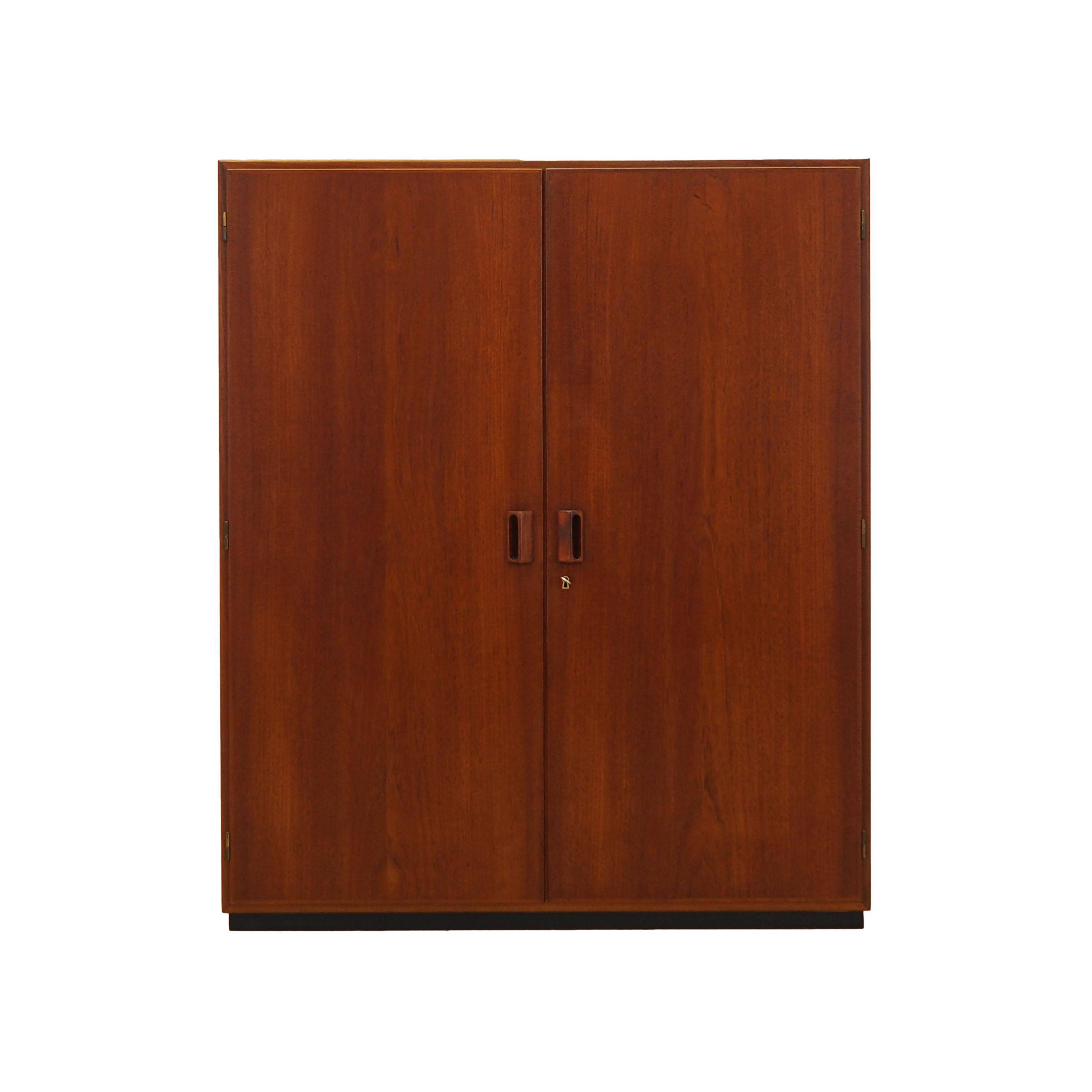 Cabinet en teck, design danois, années 1960, designer : Børge Mogensen
