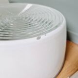 Plafonnier industriel Holophane en verre opaline blanc et transparent (7 disponibles)