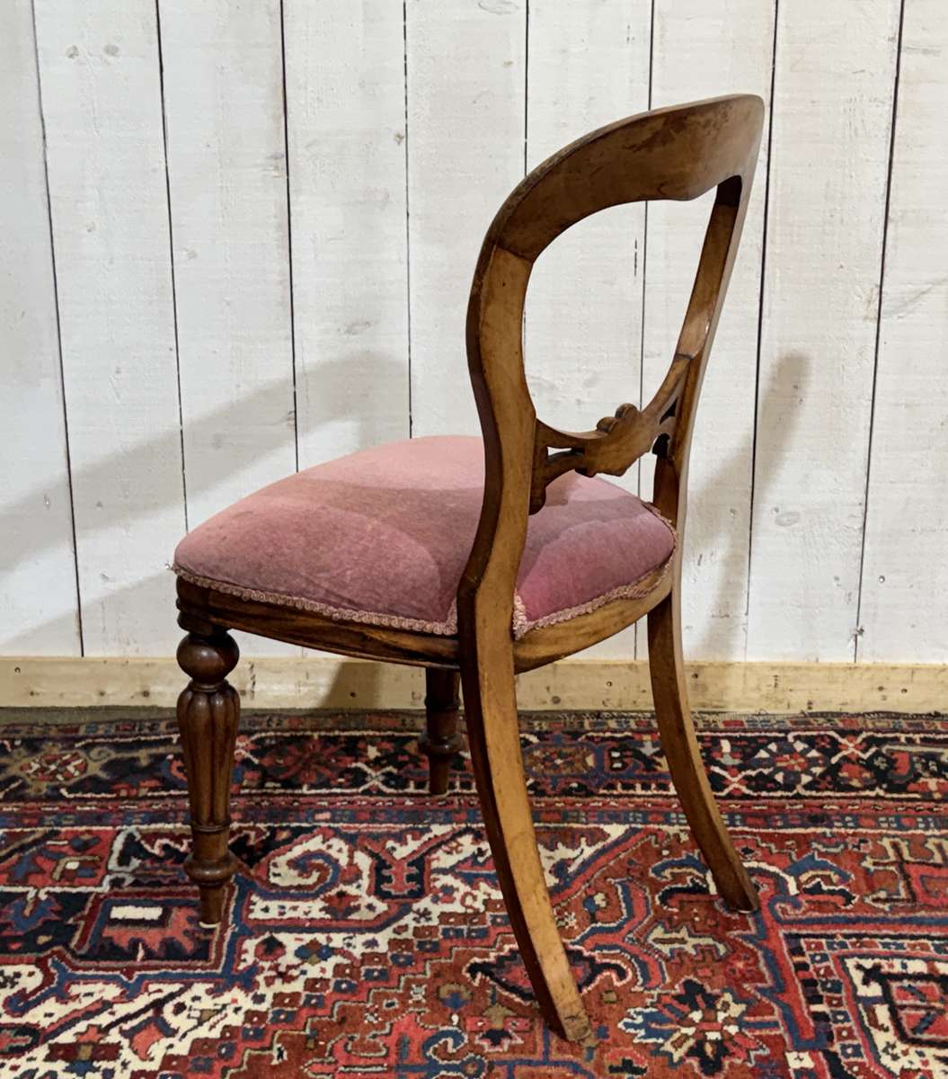 Suite de 8 chaises anglaises en acajou de style Victorien