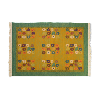 Scandinavian 20th century vintage rug. 237 x 165 cm (93.31 x 64.96 in)