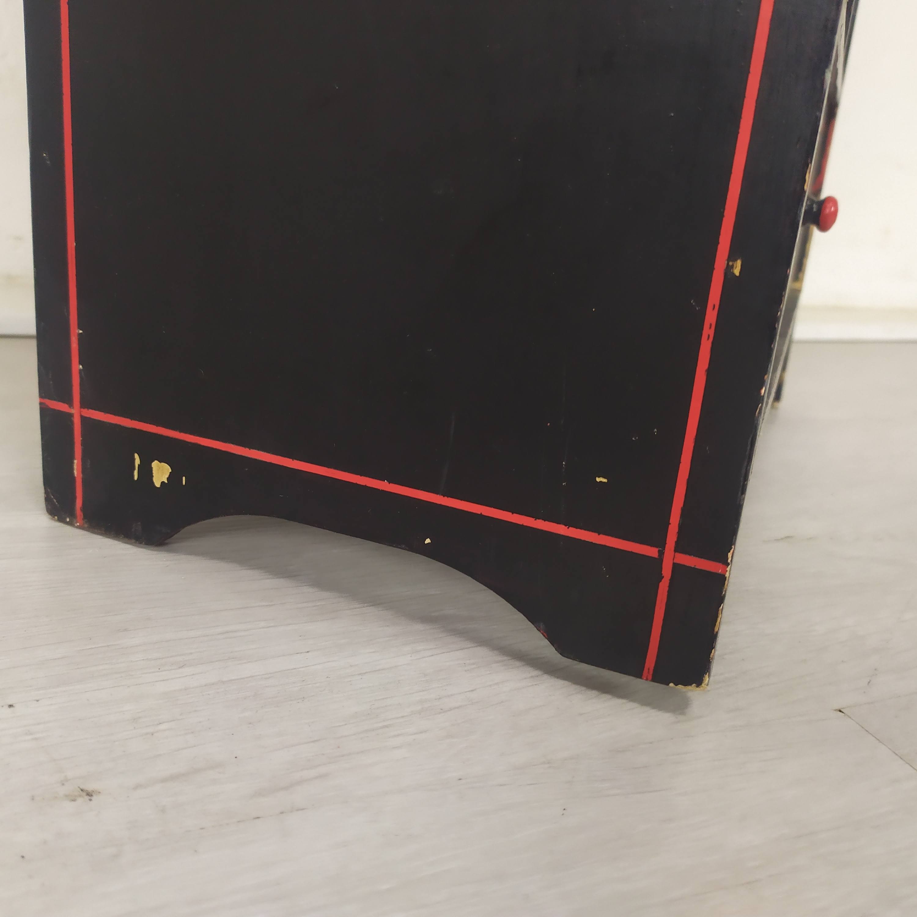 Trade furniture with drawers