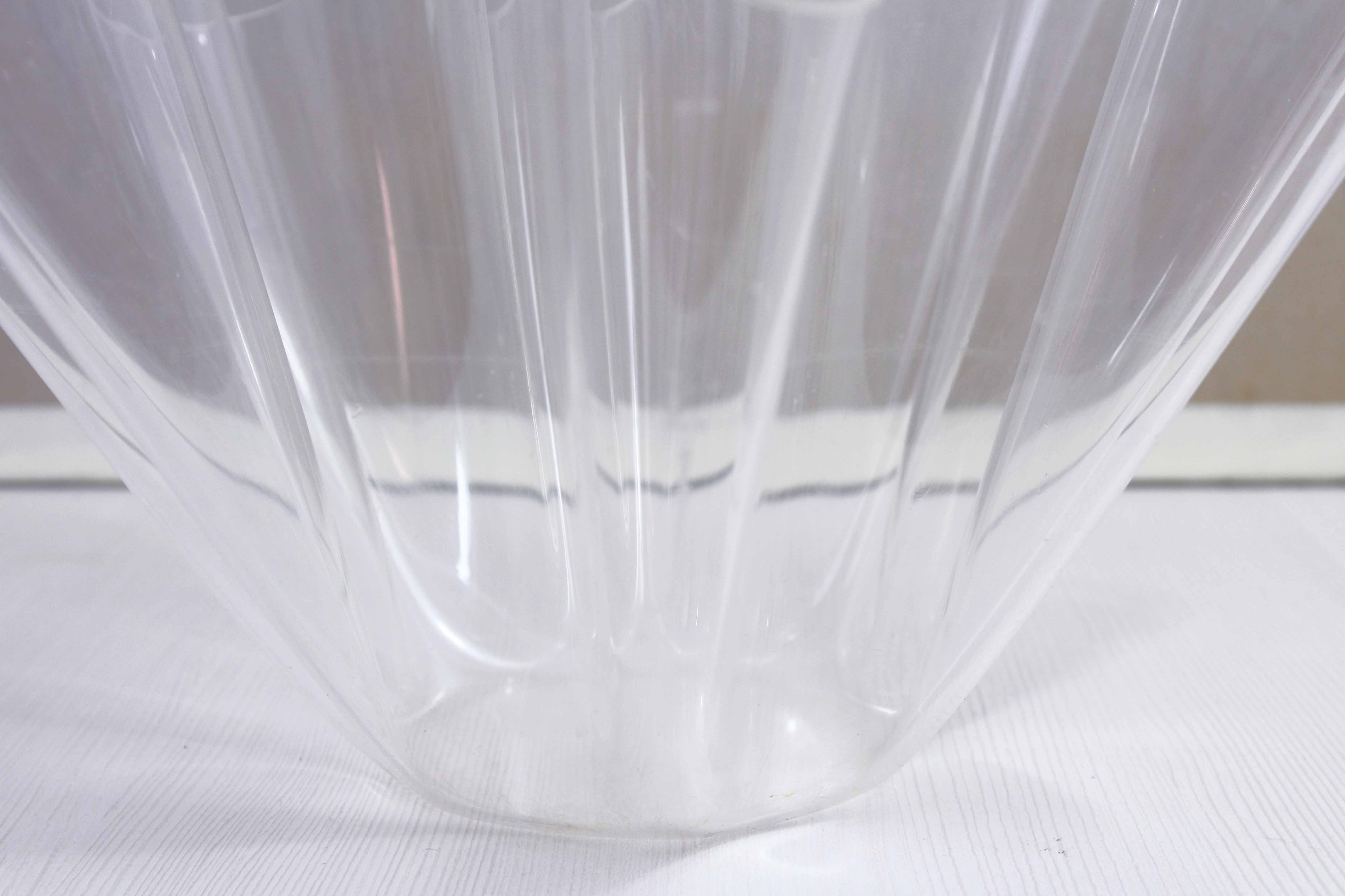 Plexiglas fruit basket or vase