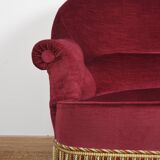 Sofa and pair of toad armchairs in red velvet.