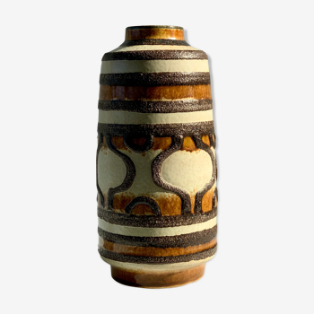 Ceramic vase, 70