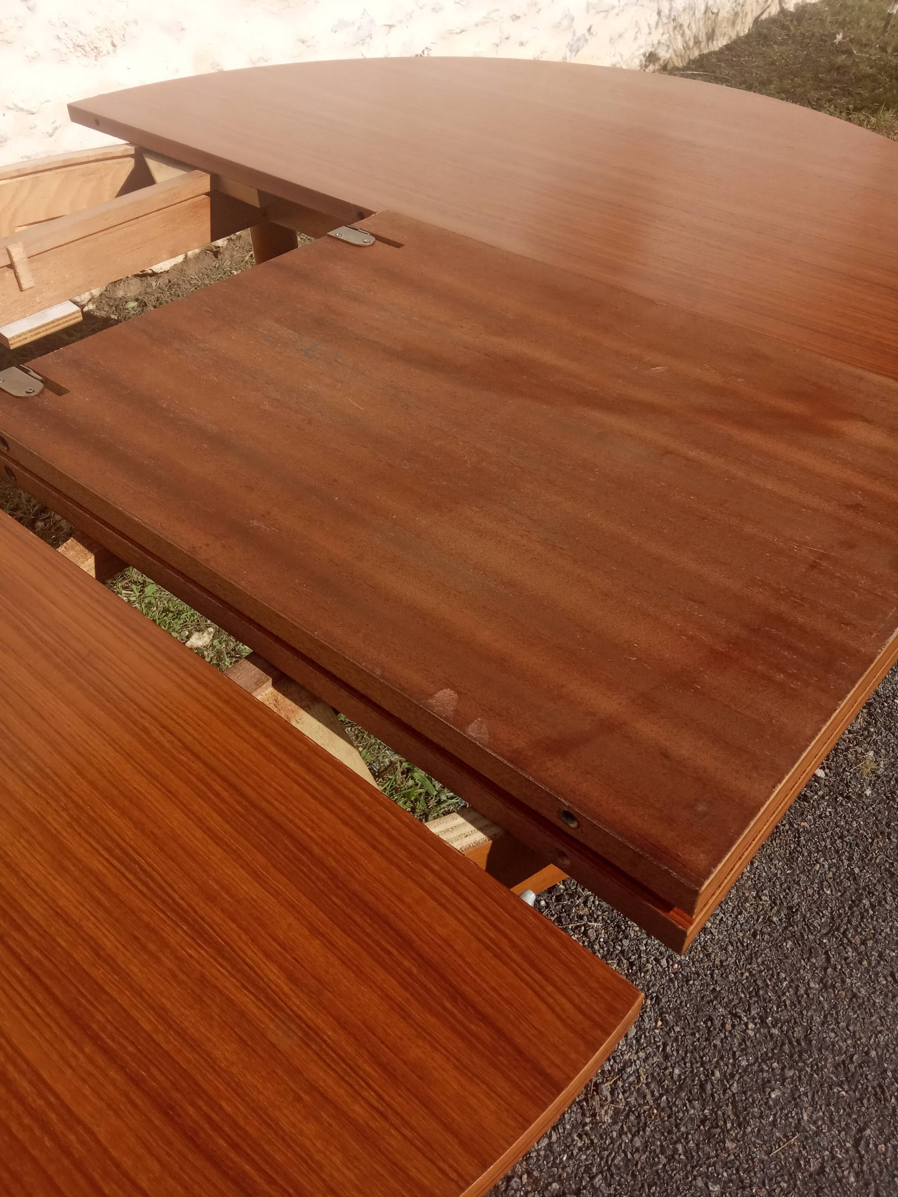 Table 50s 4/6 people