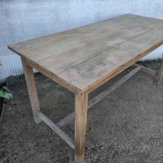 Farm table