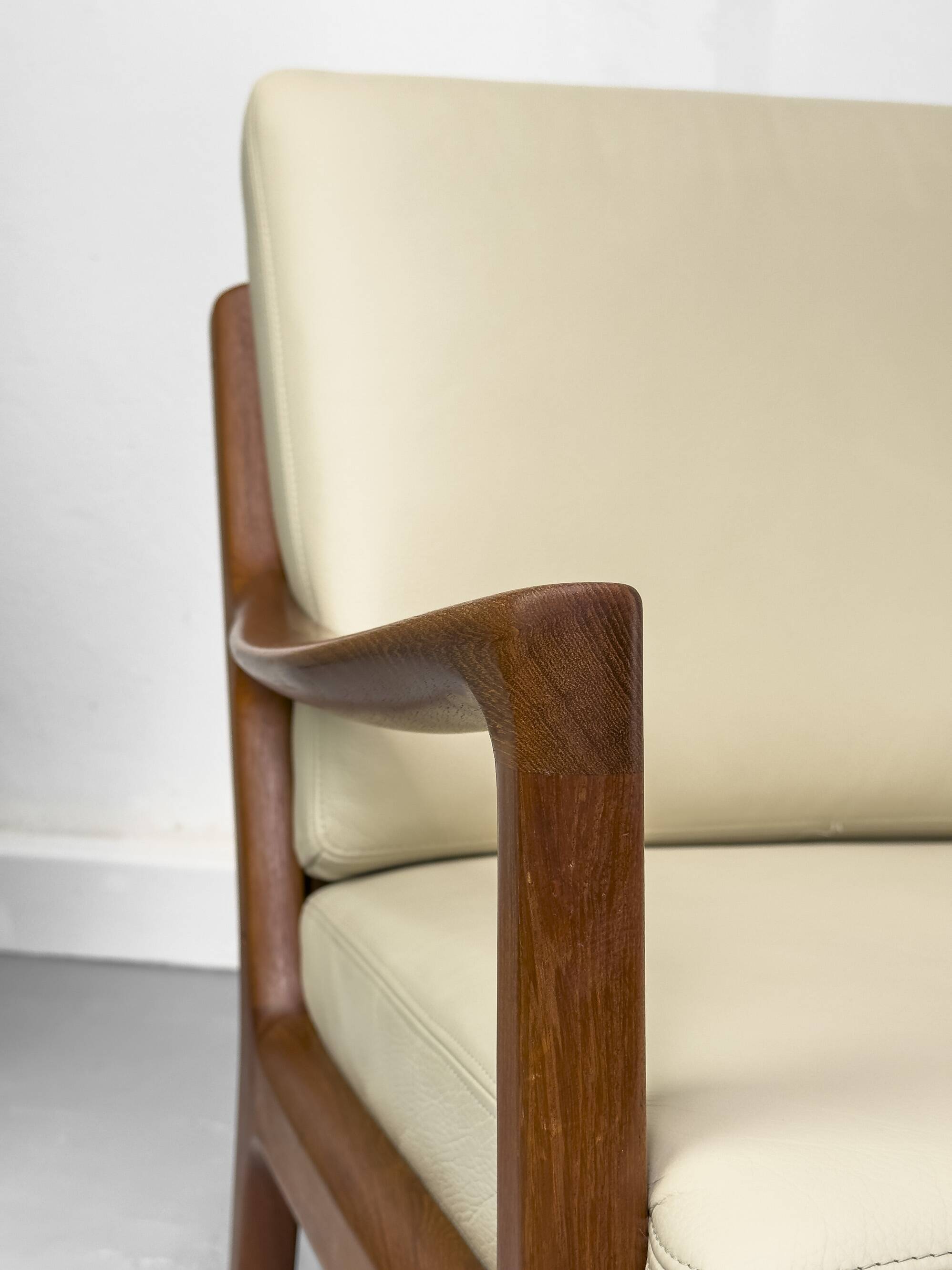 3-Seater Senator Sofa in Leather and Teak by Ole Wanscher for Cado, 1977