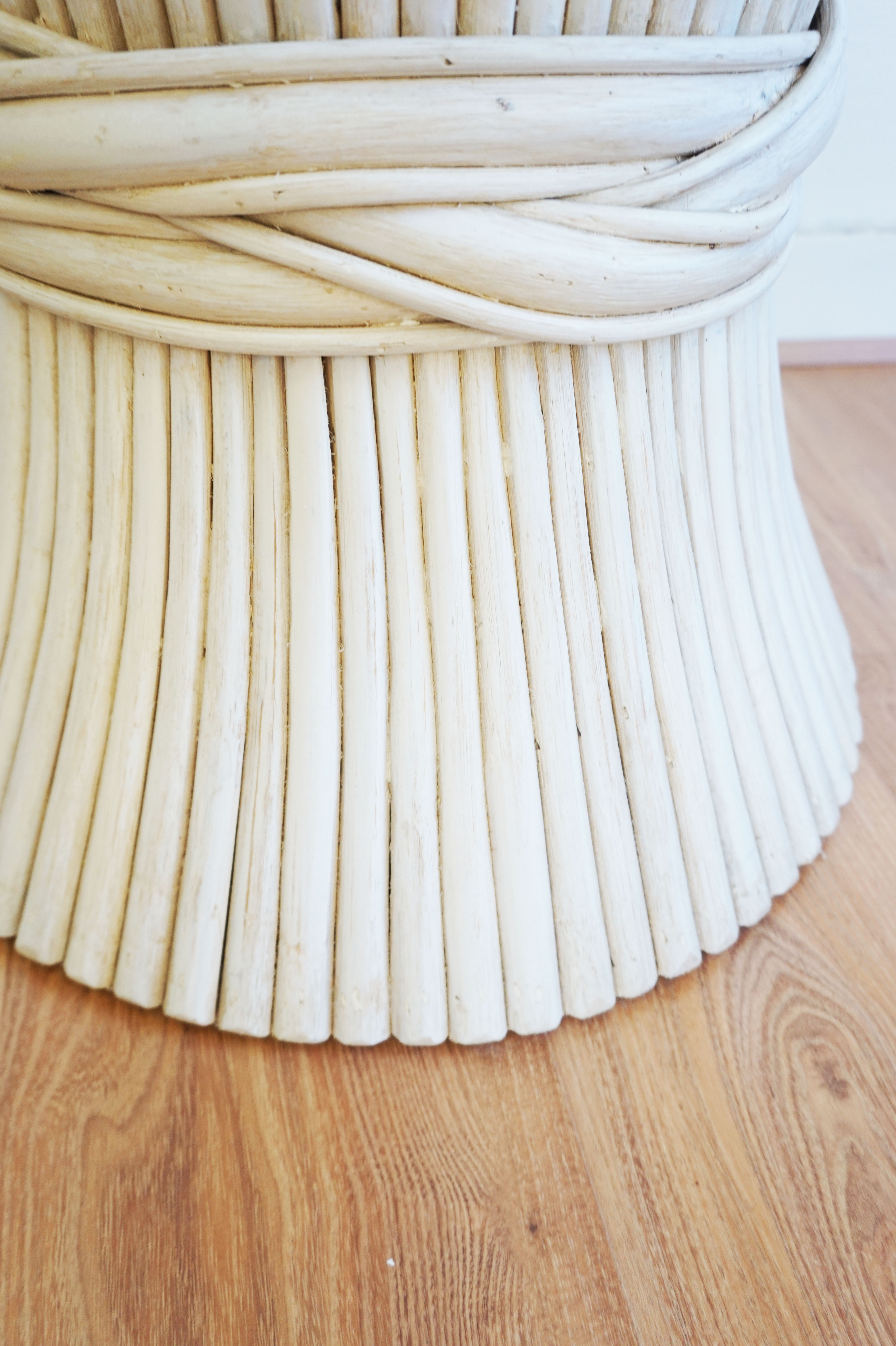 Table low round and white vintage rattan bamboo