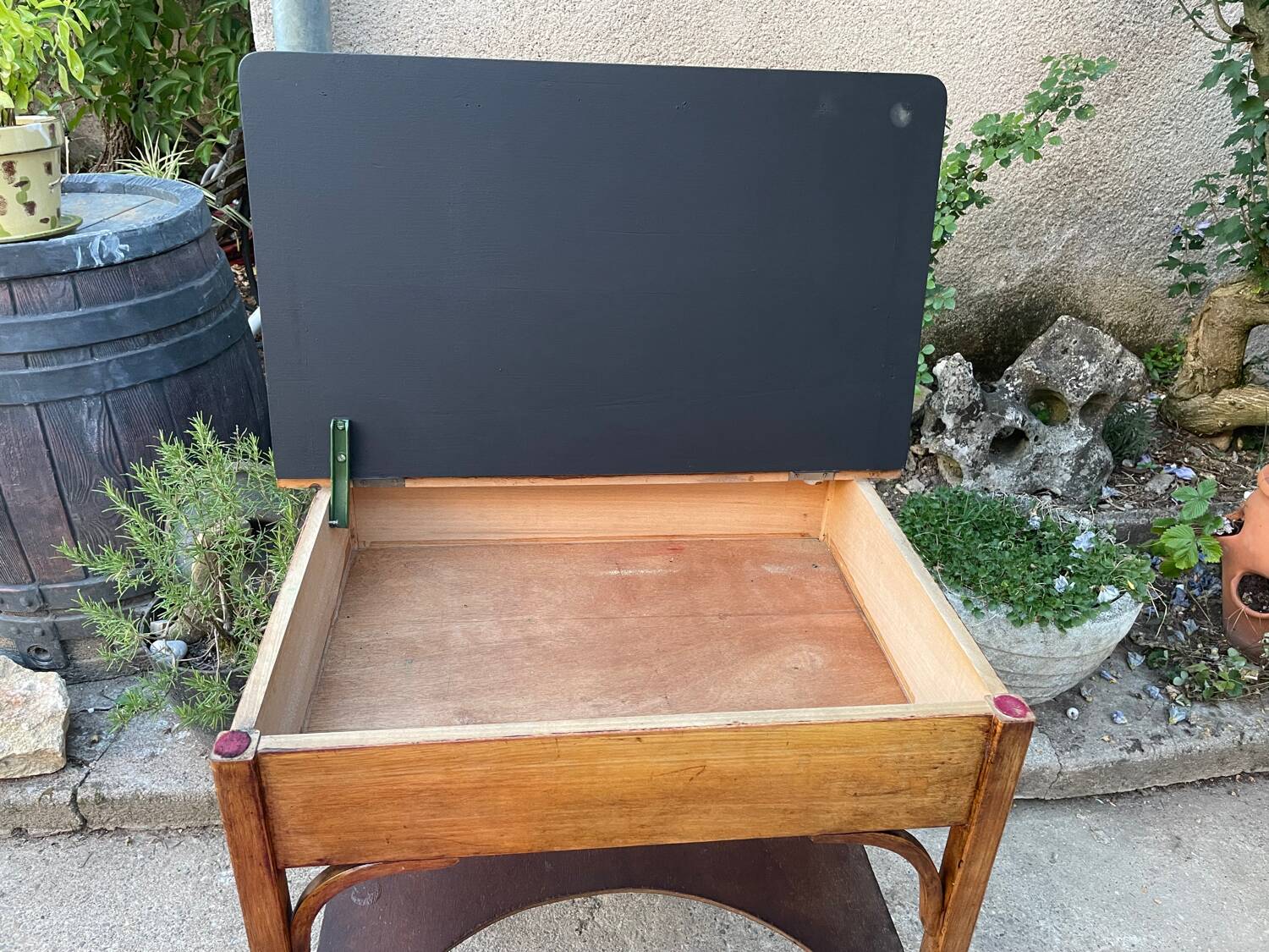 Baumann children's desk + chair