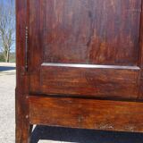 Ancienne armoire en noyer