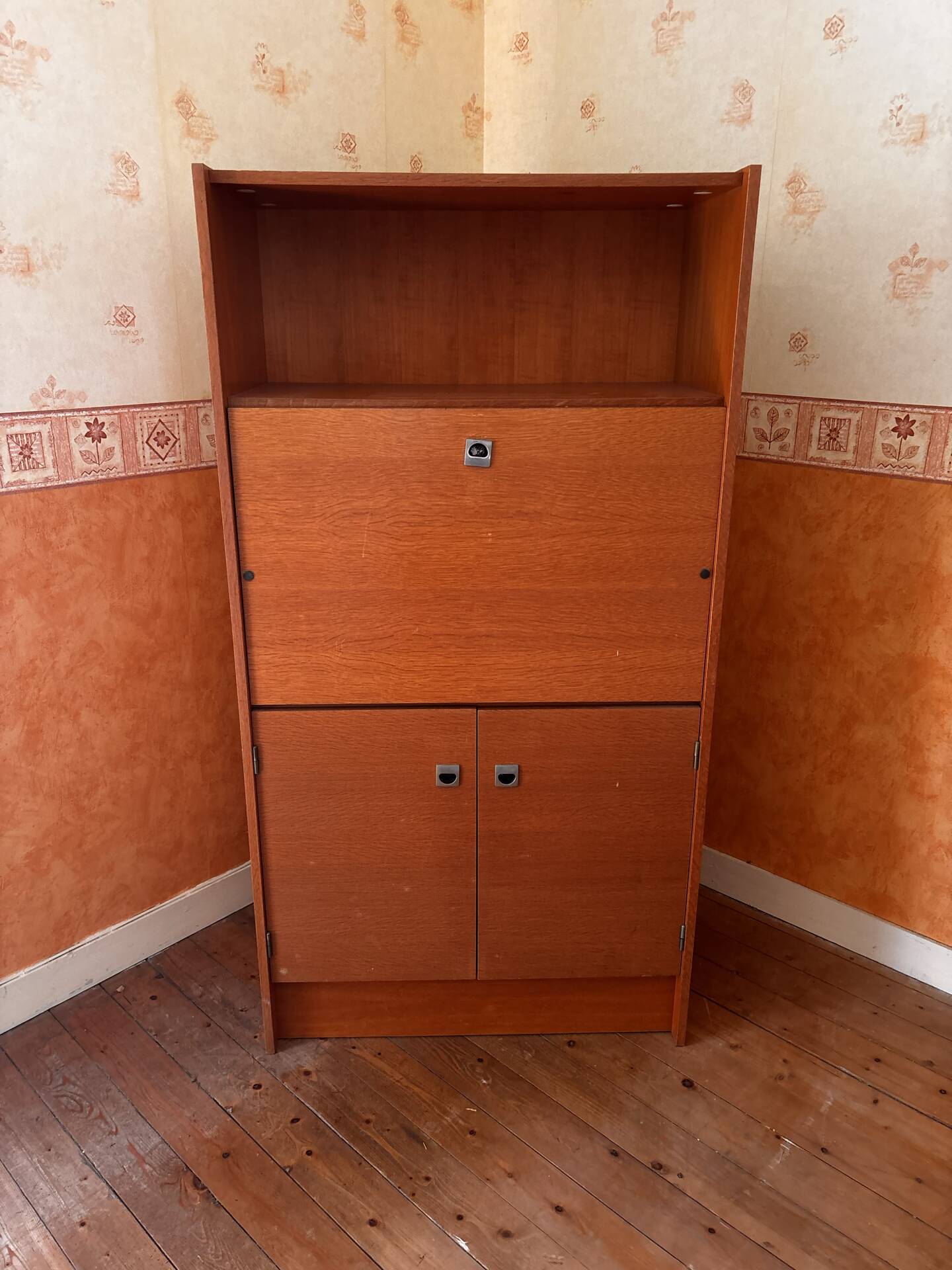 Vintage wooden secretary – Retro style from the 60s-70s