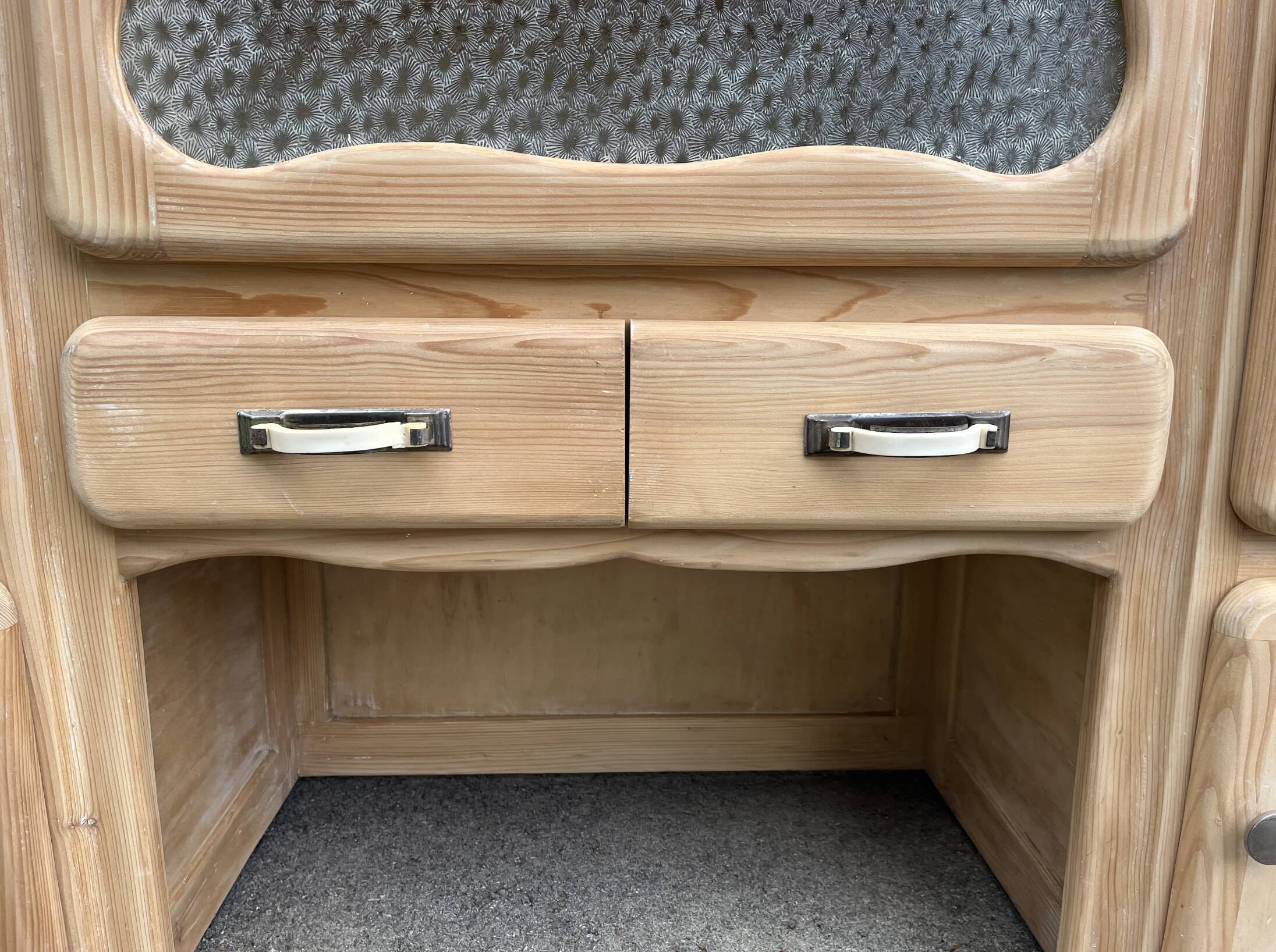 Renovated buffet in chic cottage style