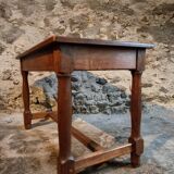 Antique French farmhouse table in oak (1780–1830) – Walnut legs – Rustic provincial dining table