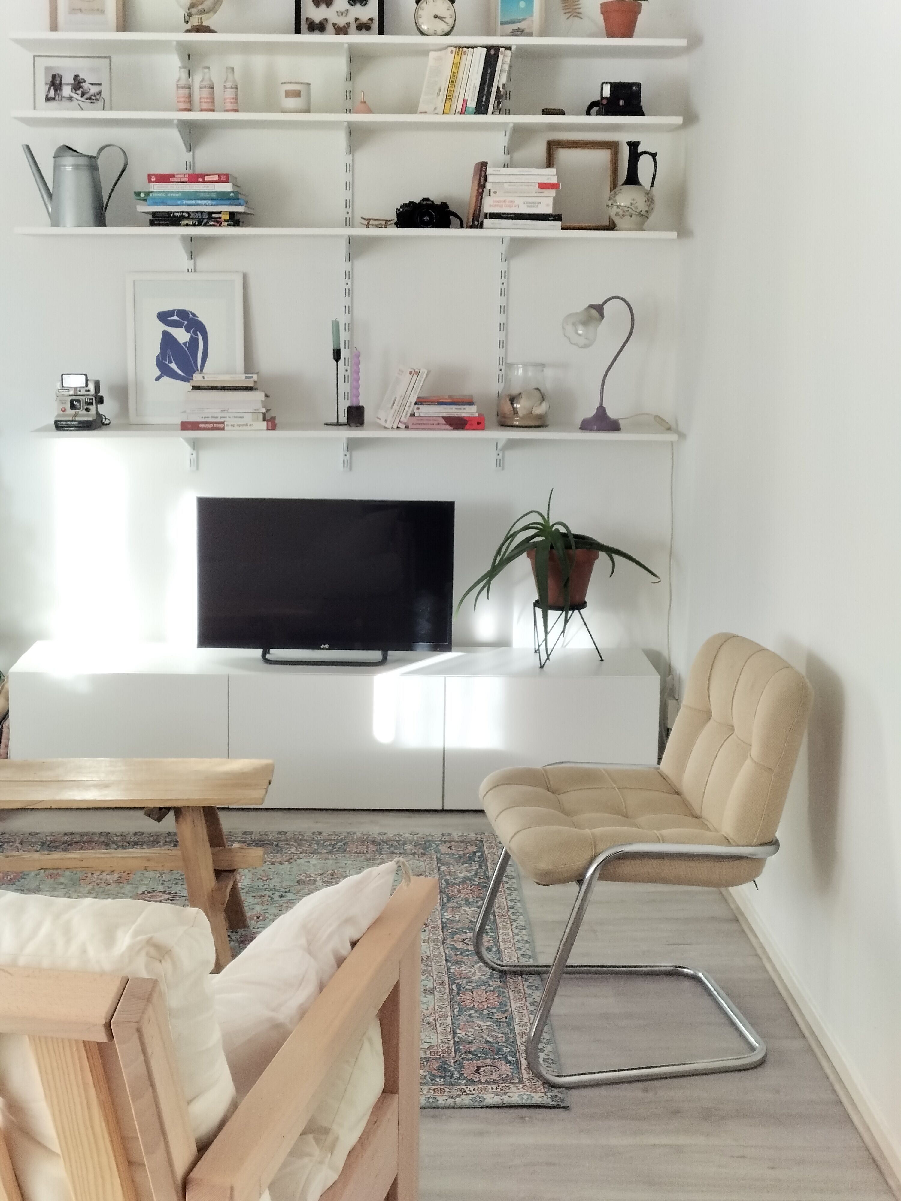 Beige chair Yves Christin