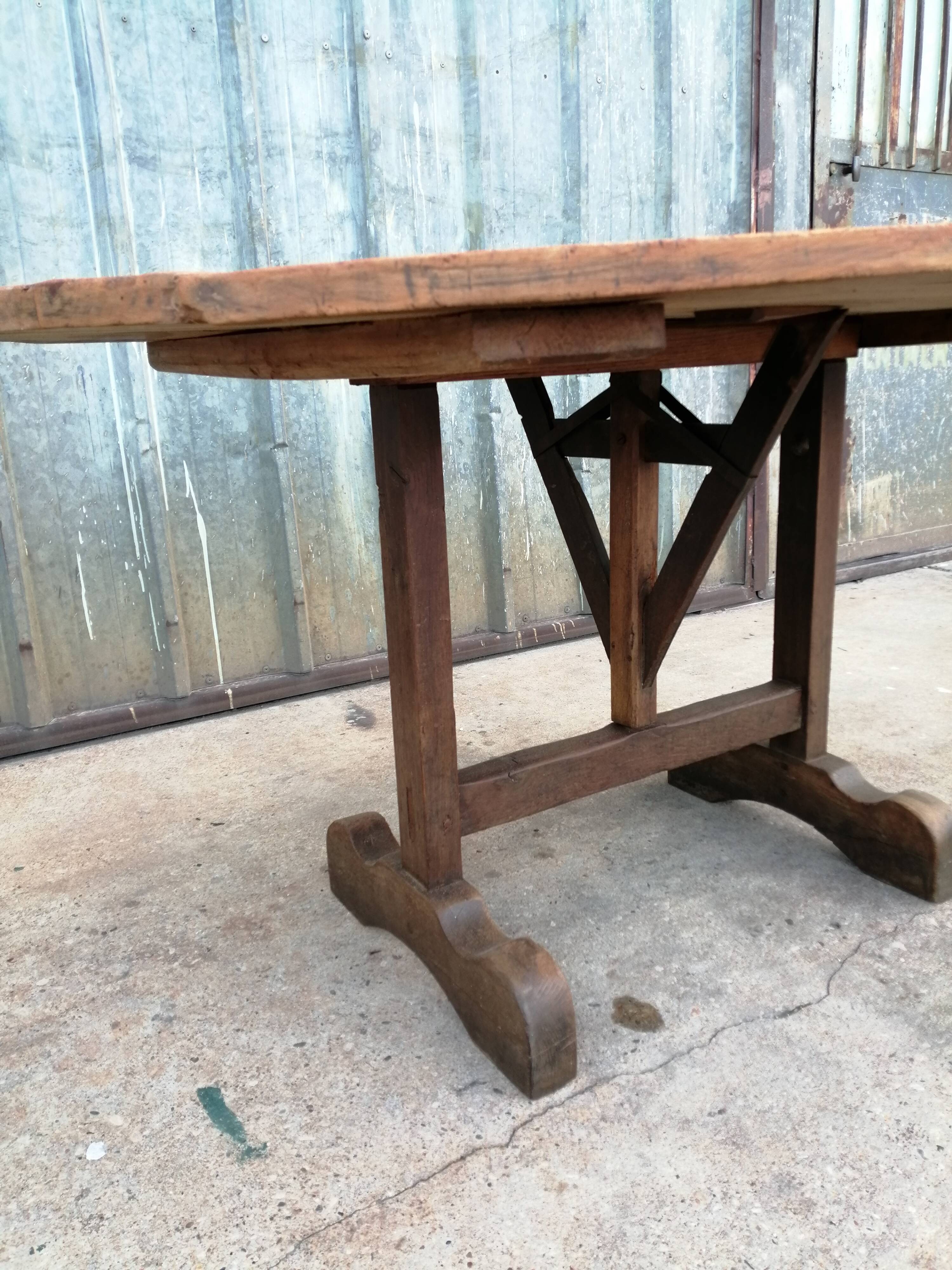 Oval winegrower's table in pine small model