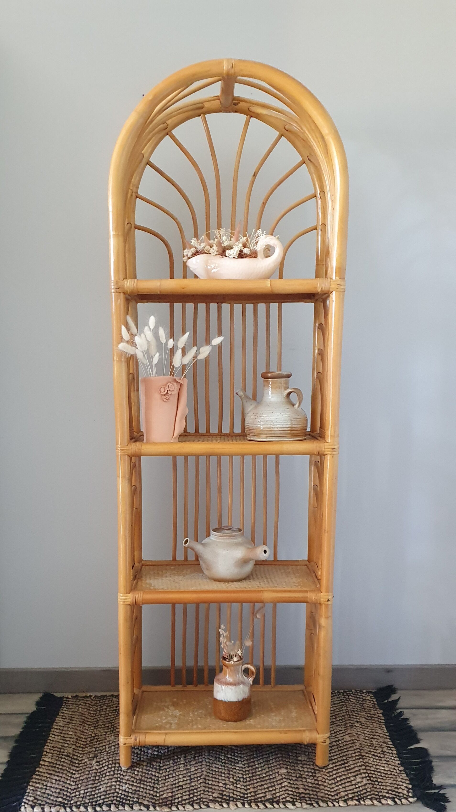 Etagère en rotin