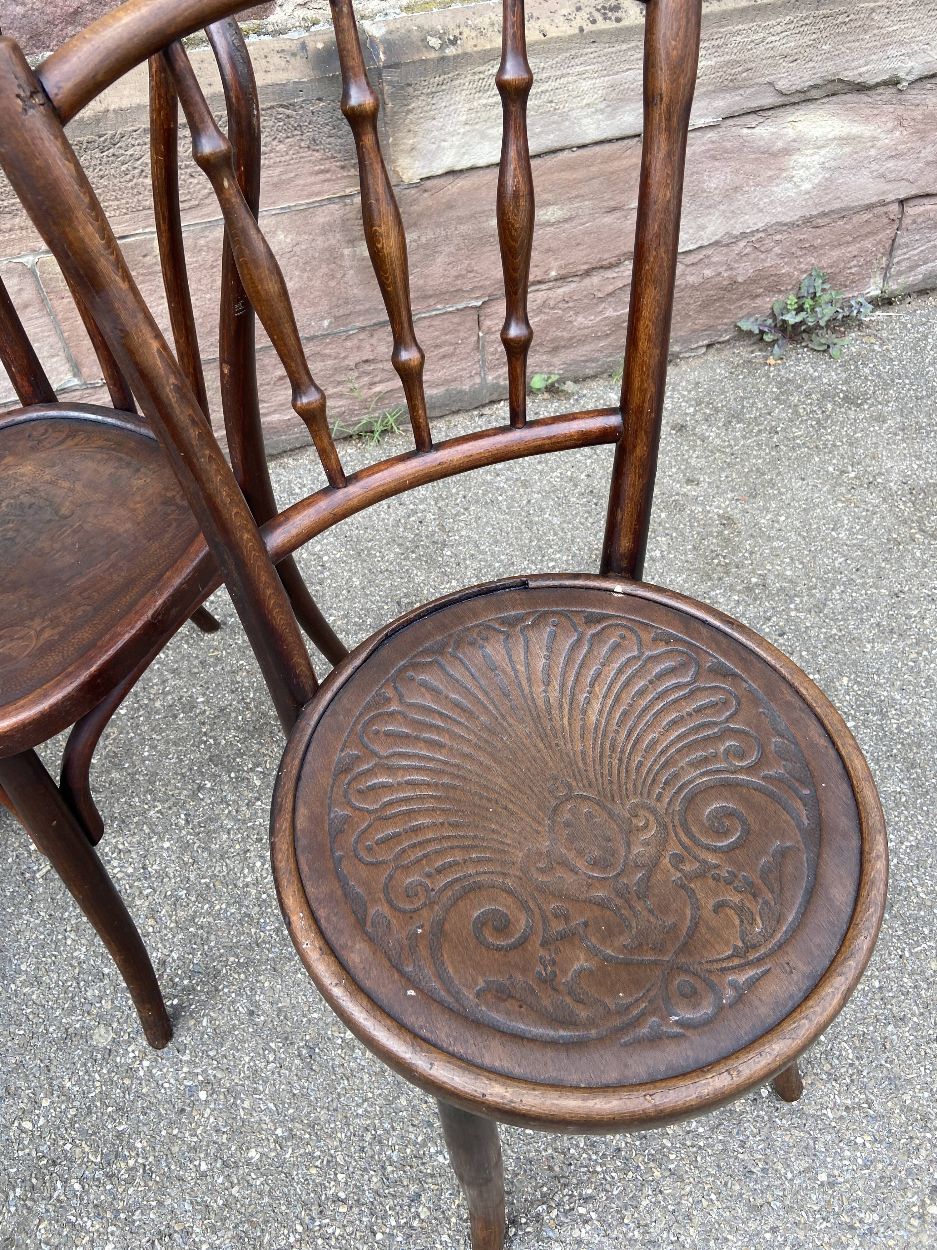 Lot de 4 chaises bistrot dépareillé bois courbé
