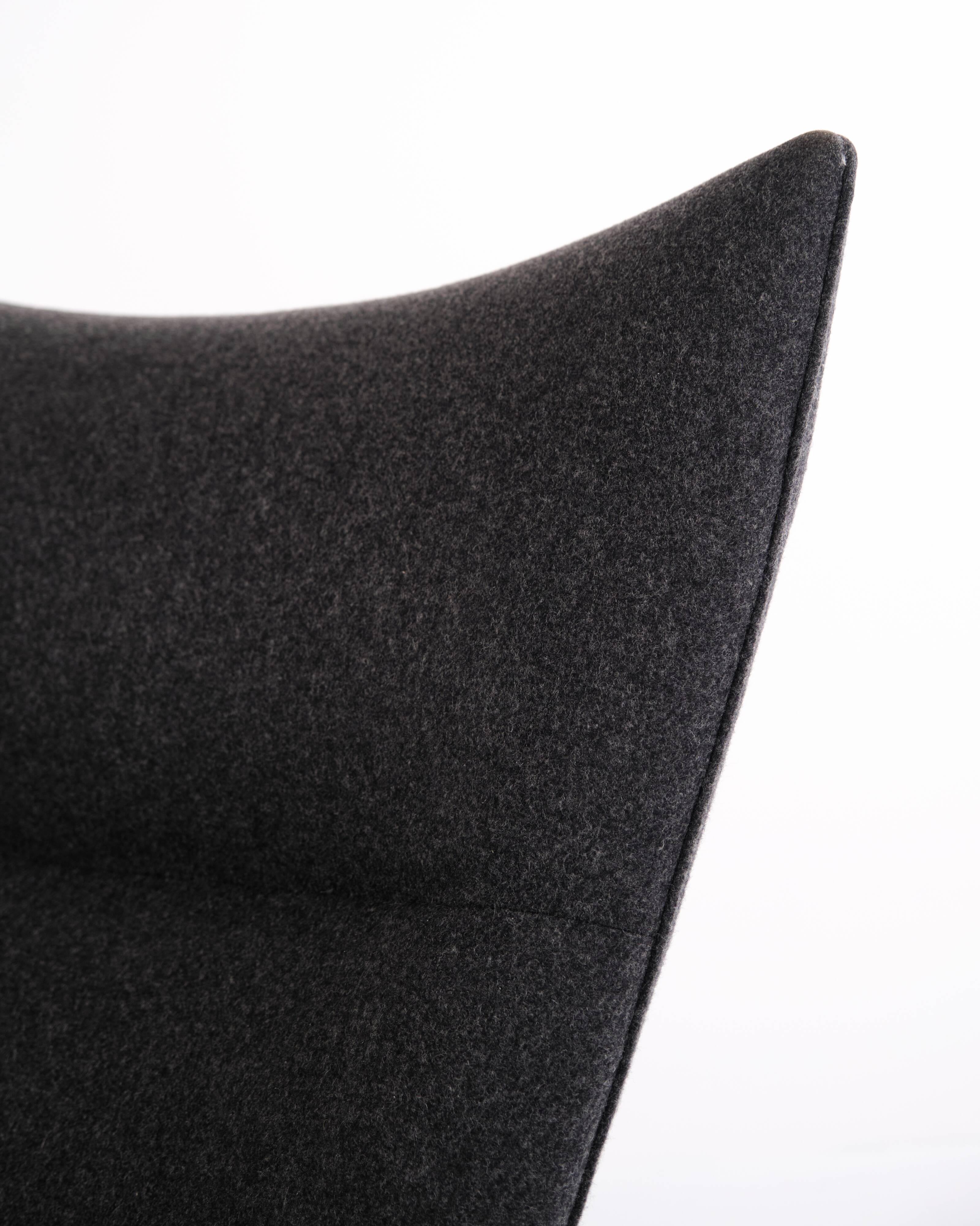 Wingchair – Hans J. Wegner – Model CH445 – Carl Hansen & Søn – Grey Hallingdal – With Footstool