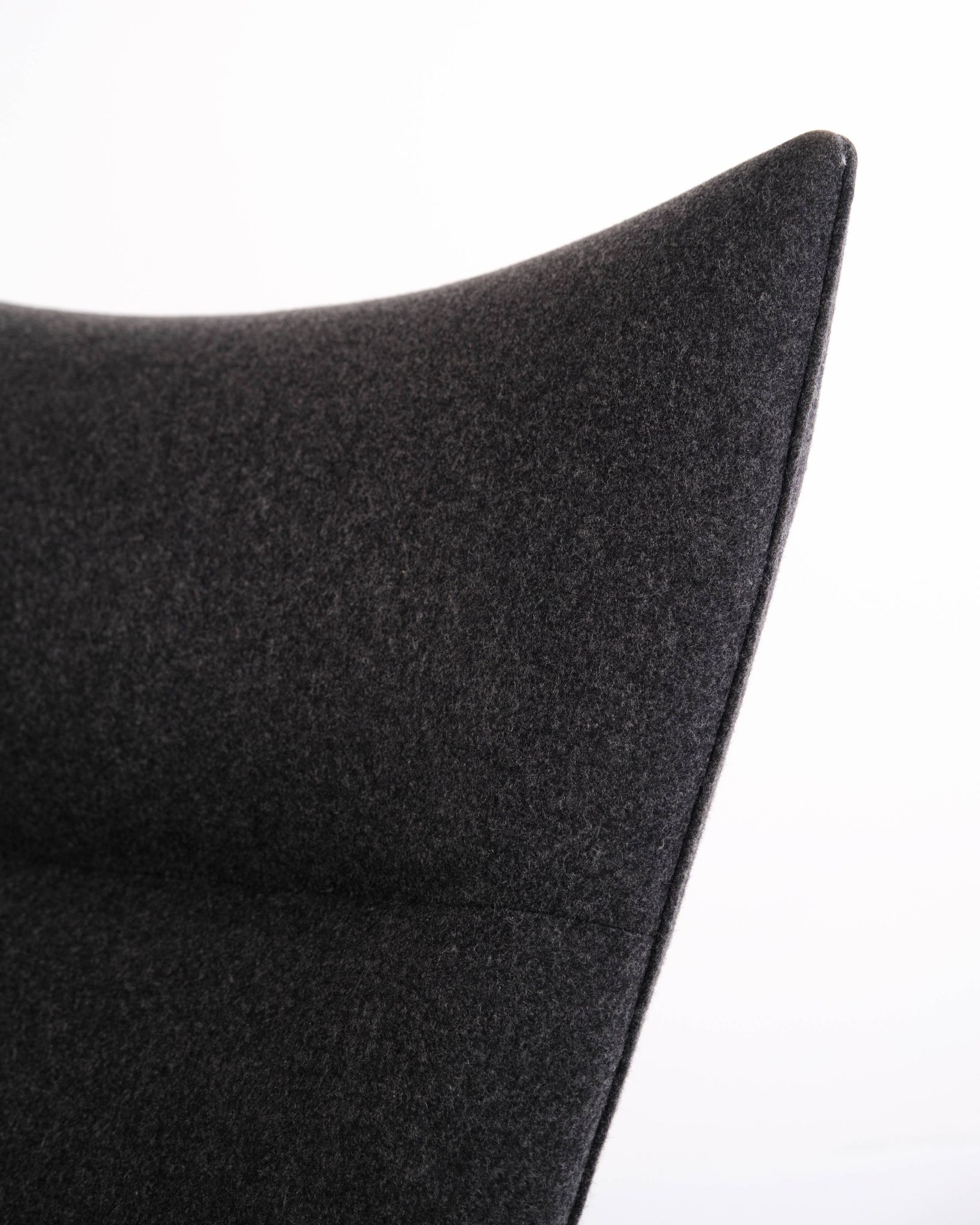 Wingchair – Hans J. Wegner – Model CH445 – Carl Hansen & Søn – Grey Hallingdal – With Footstool