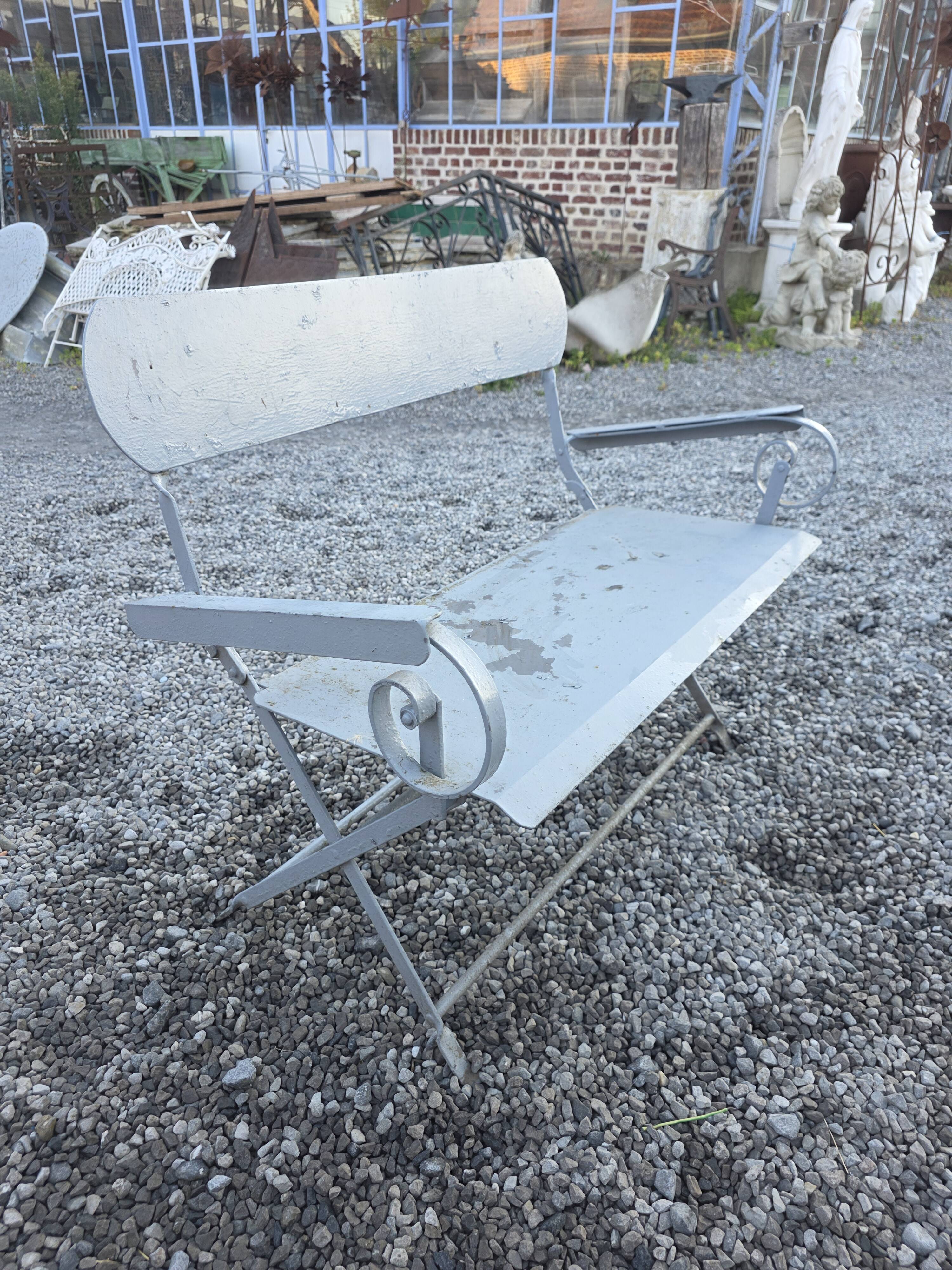 Banc de jardin ancien en fer forgé massif