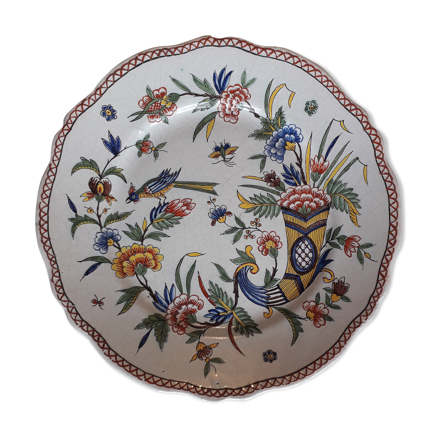 Assiette en faïence de Rouen corne d'abondance signée