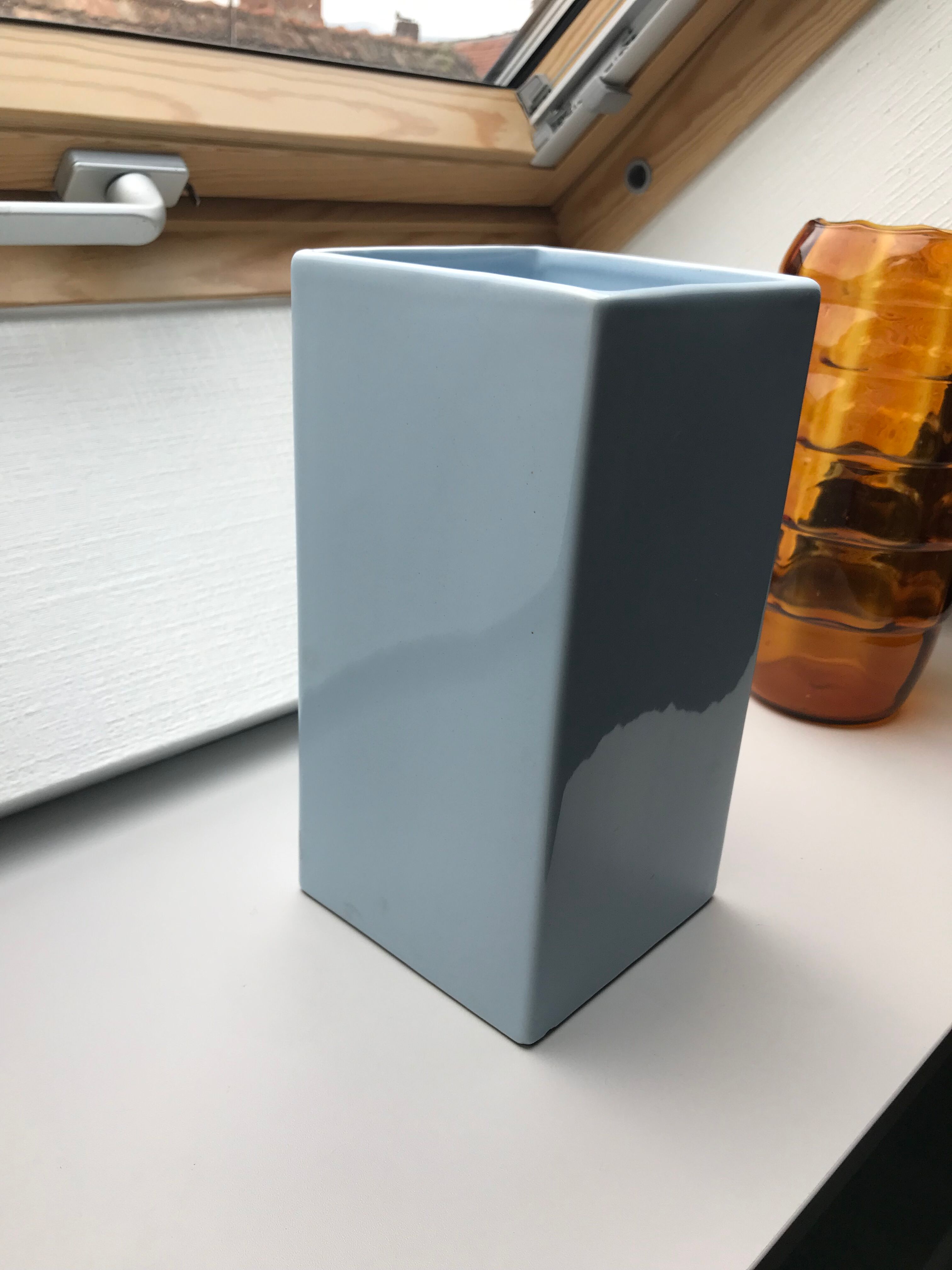 Sky blue geometric vase