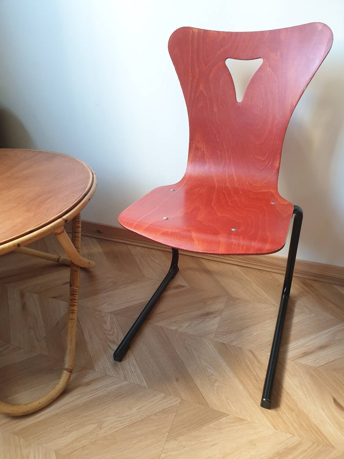 Chaise Kangourou pied noir