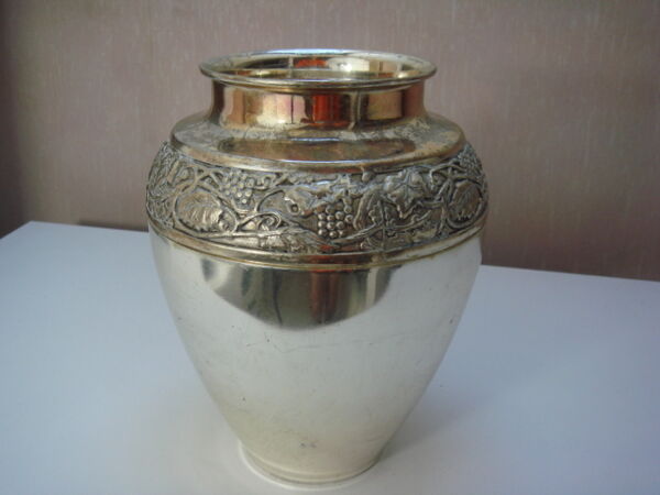 Vase en argent plaqué