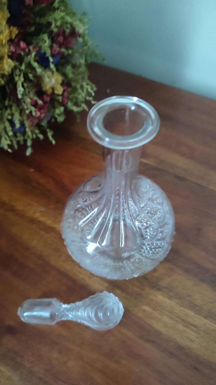 Glass carafe