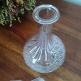 Glass carafe or vial with wave cap