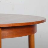 Round extendable dining table in wood, 1960