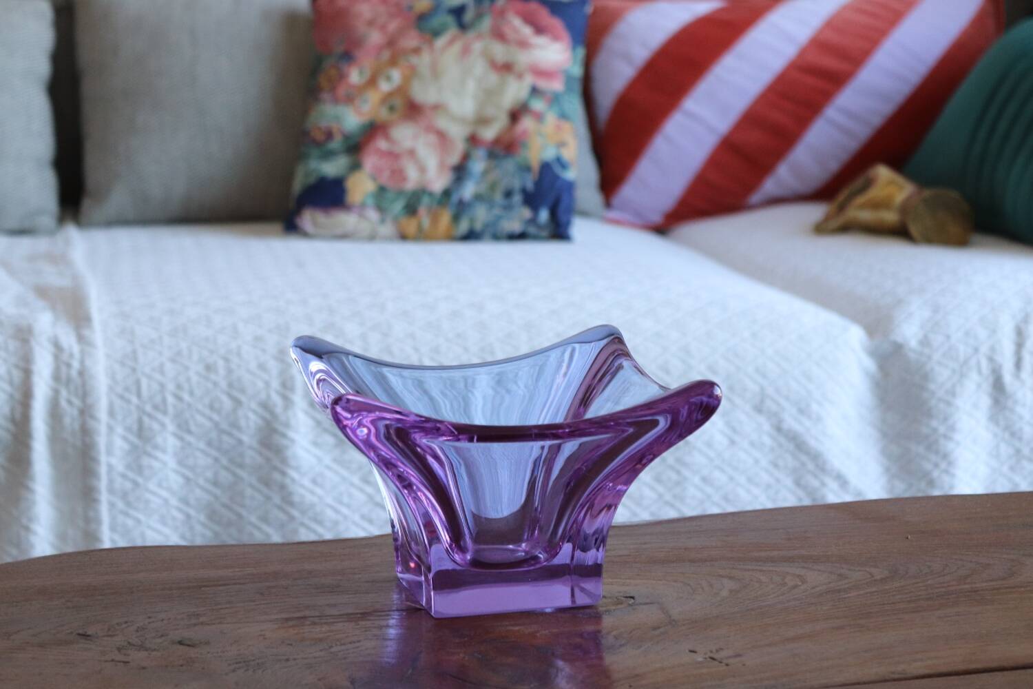 Empty pocket cup in murano purple glass
