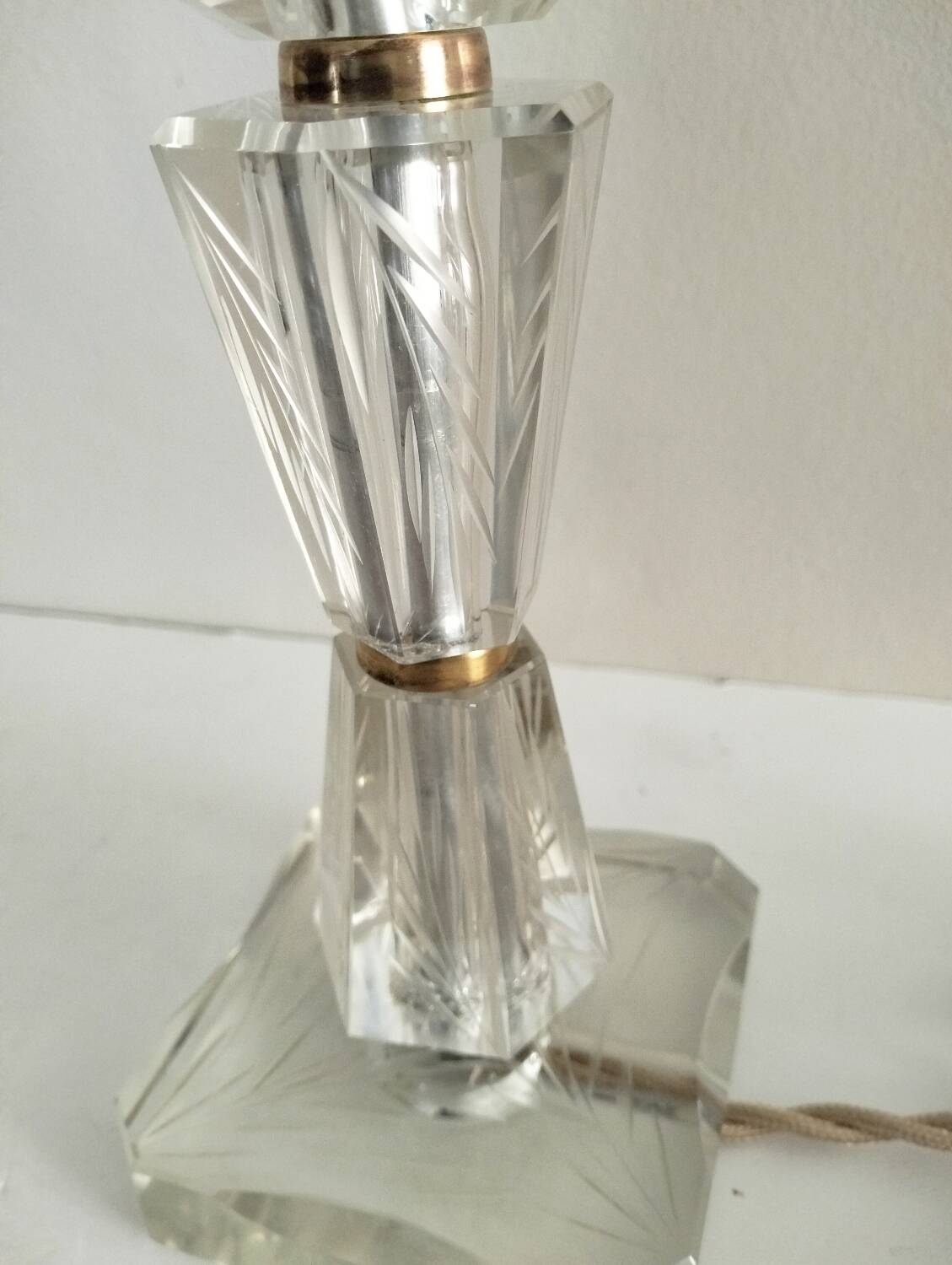 Crystal lamp base