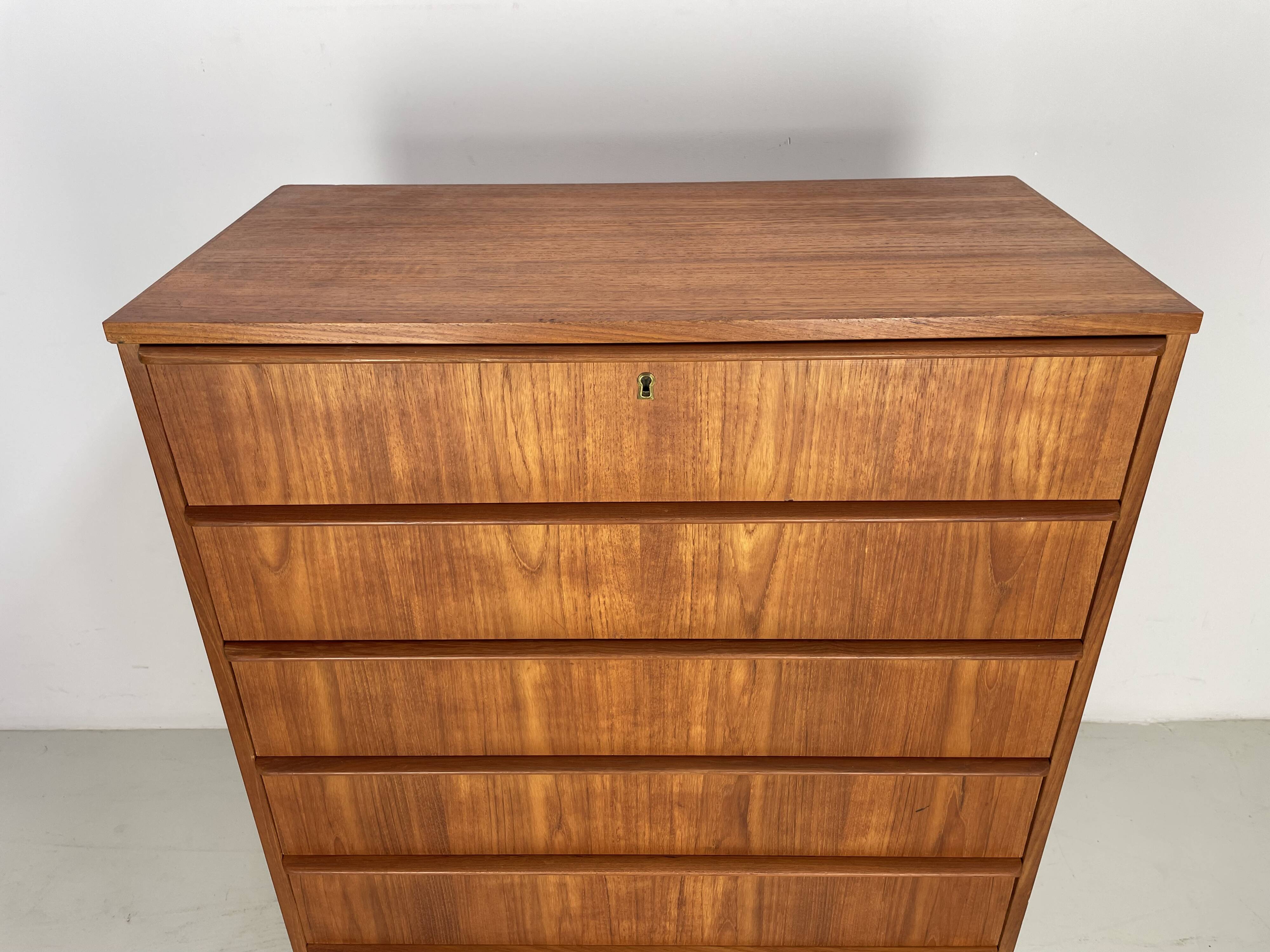 Vintage danish chest of drawers 1960's