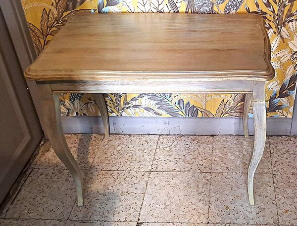 Table basse rectangulaire en bois massif peinte et patiné dorée 1950