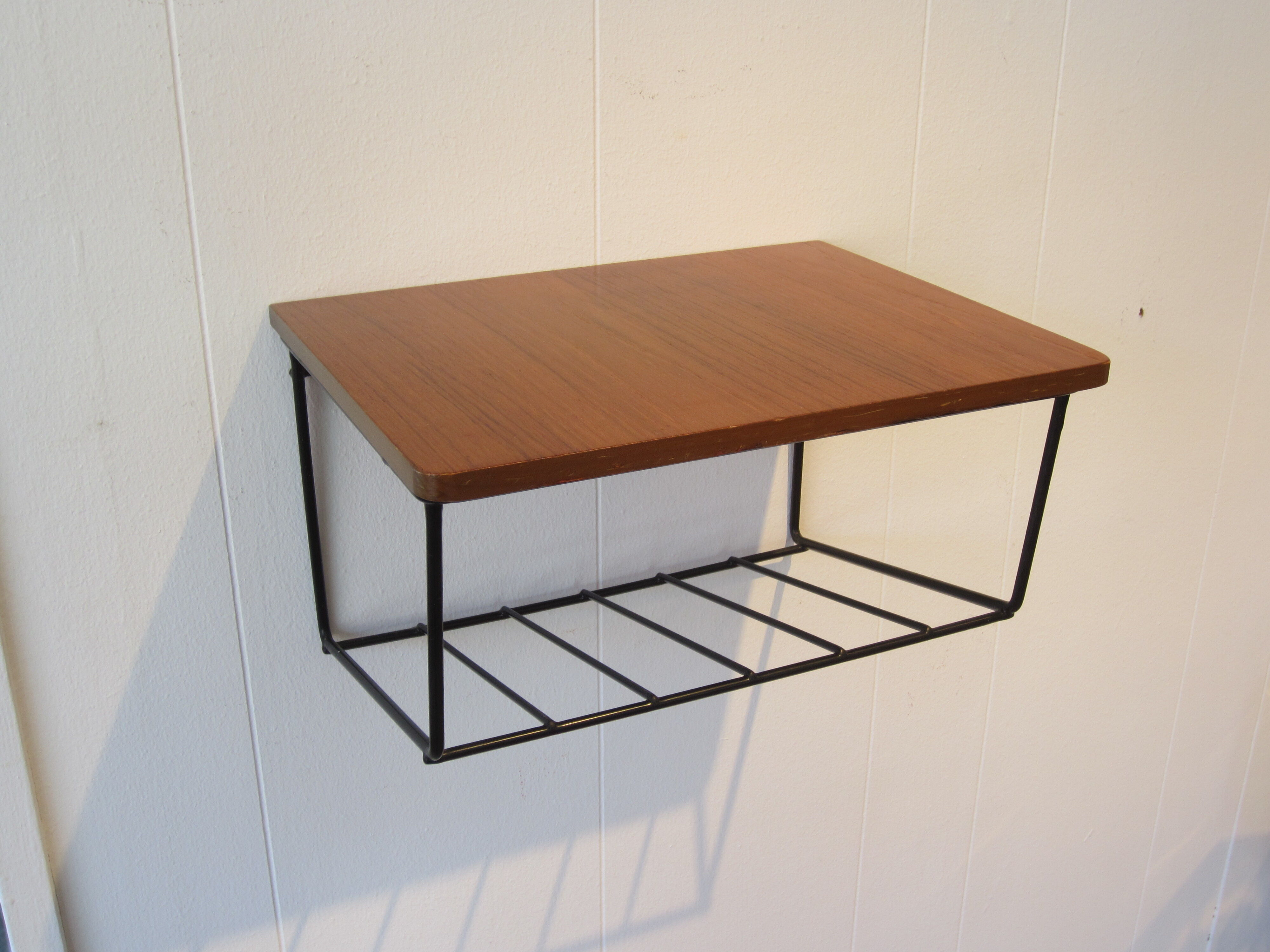 Scandinavian String type wall shelf