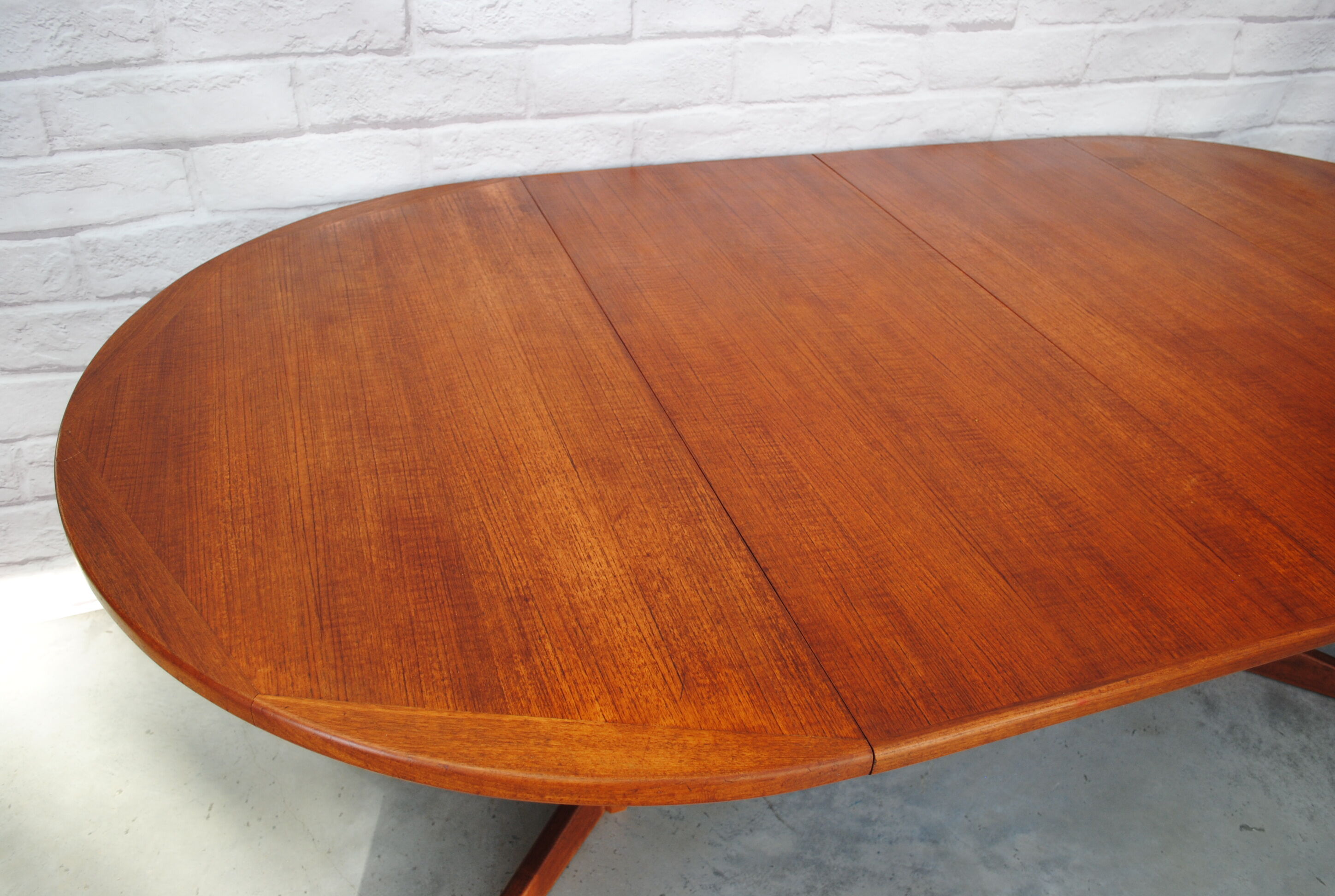 Table to eat expandable in teck