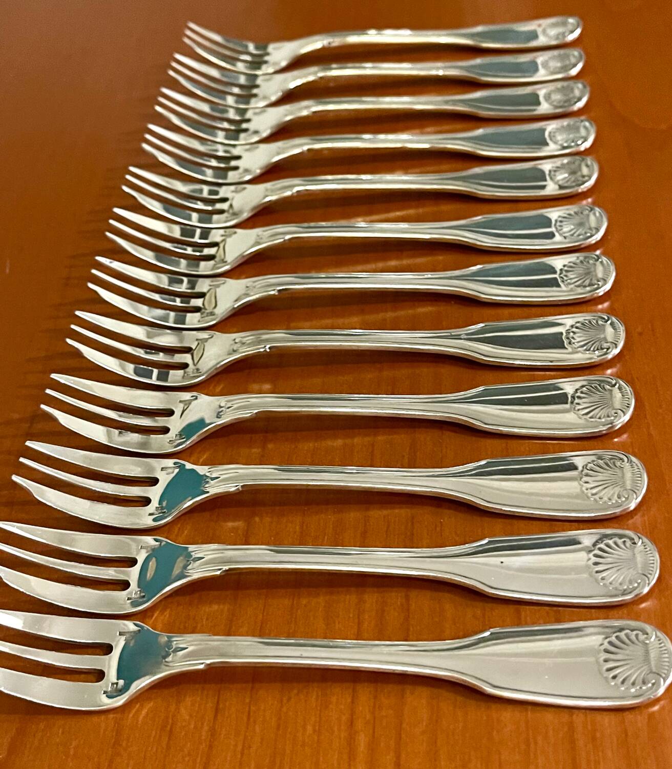 Christofle France, 12 dessert cake forks 1970/1980 in new condition.