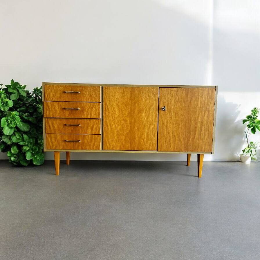 Vintage chest of drawers/sideboard/TV stand