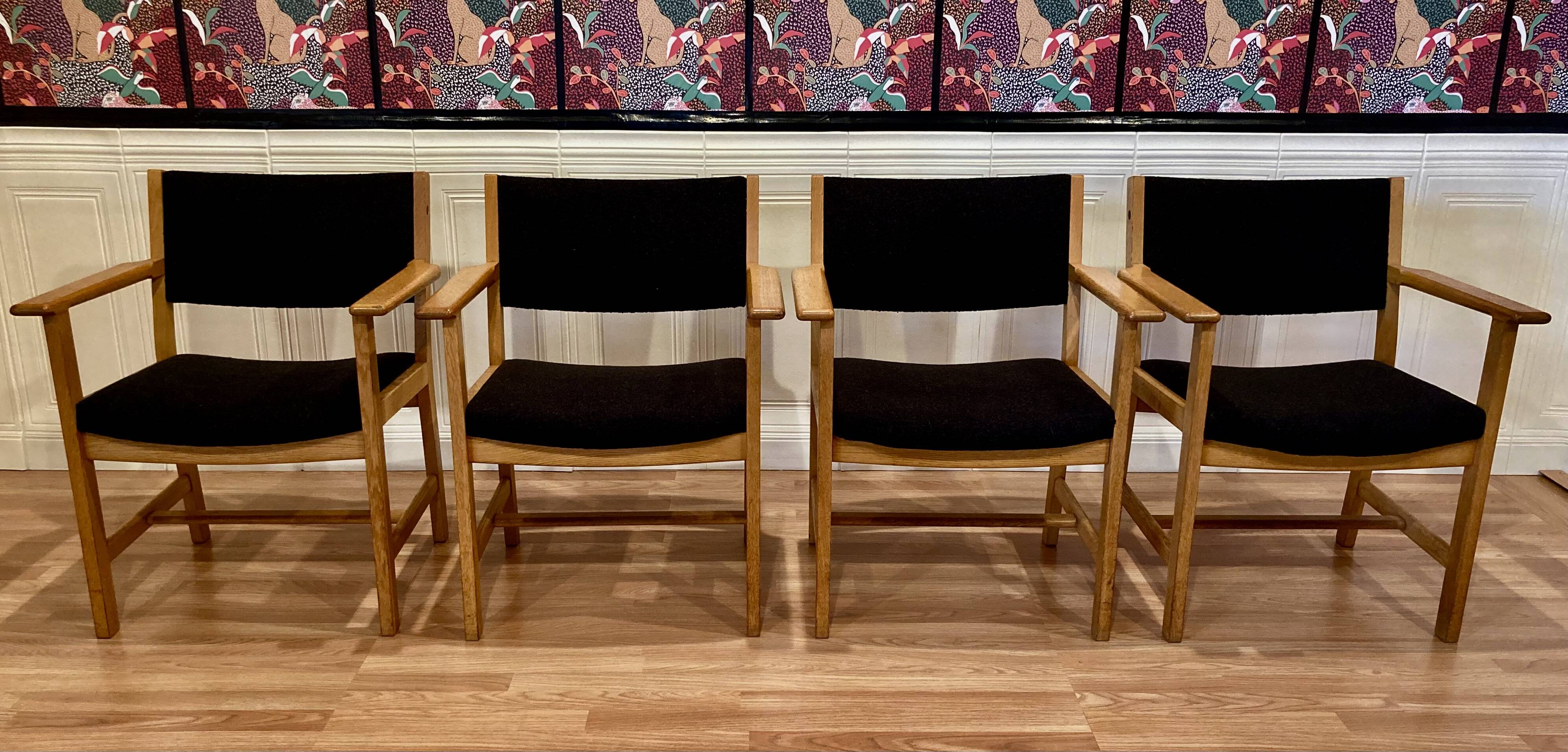 Set of 4 armchairs stamped Hans Wegner "Scandinavian design" 1960.