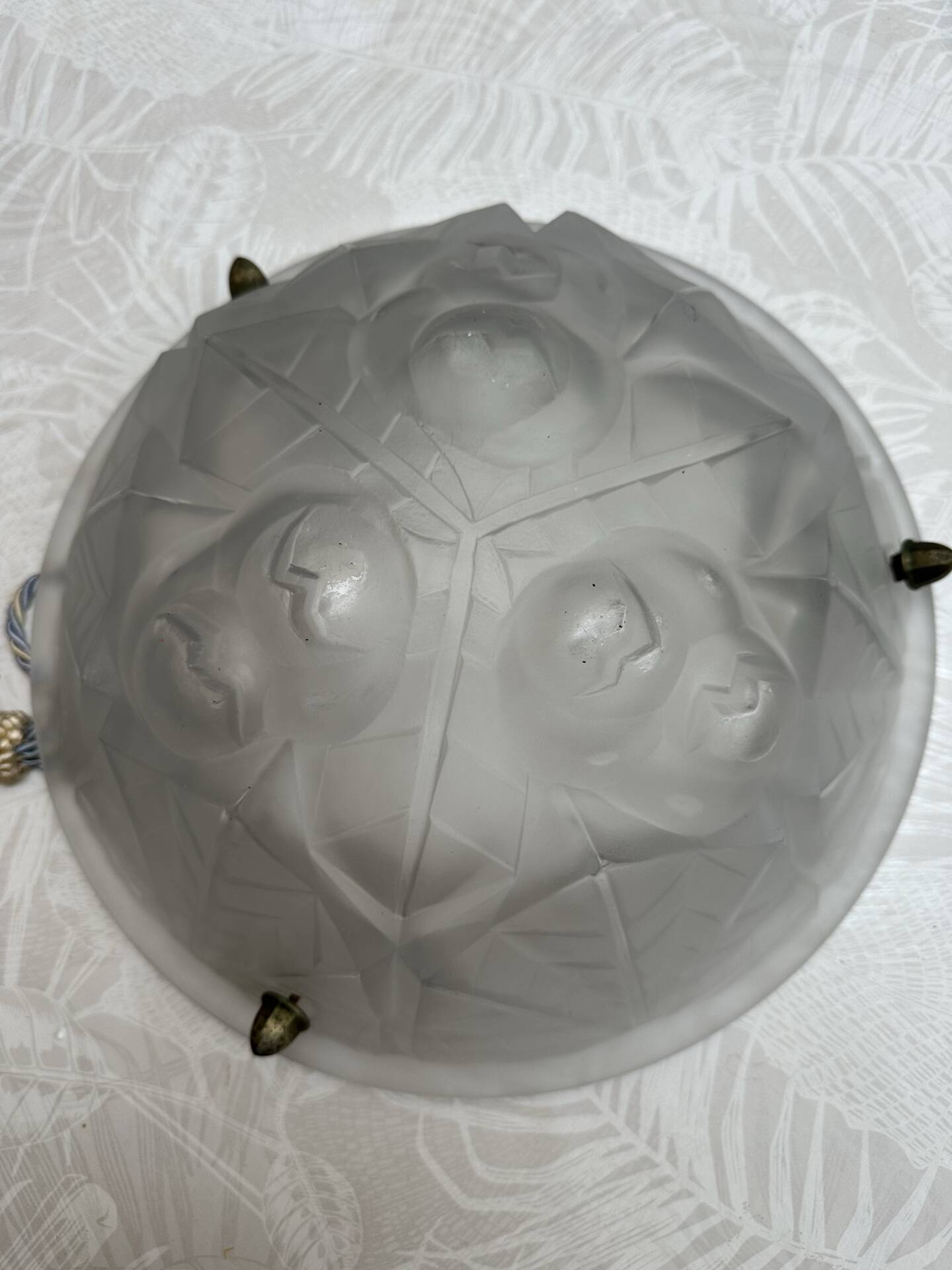 Vasque d’éclairage signée Degué