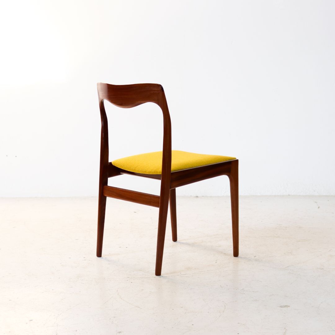 Set of 4 Mid-Century Teak Dining Chairs by AWA Netherlands 1960s
