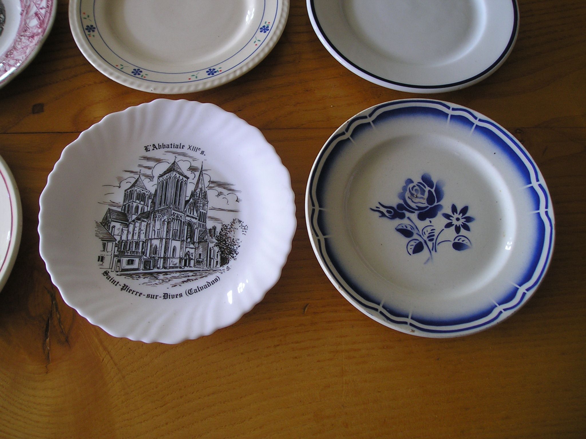 Set of 12 different dessert plates