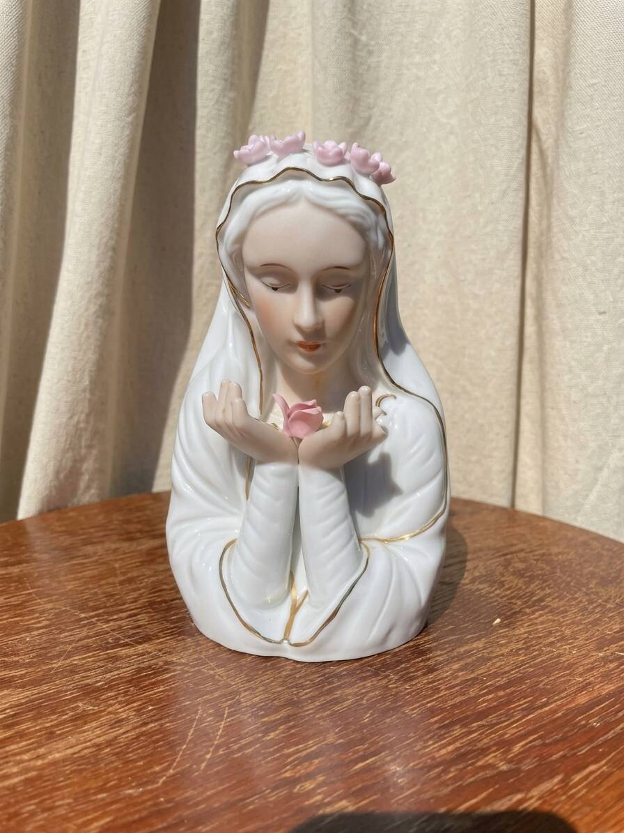 Sculpture de la vierge Marie vintage