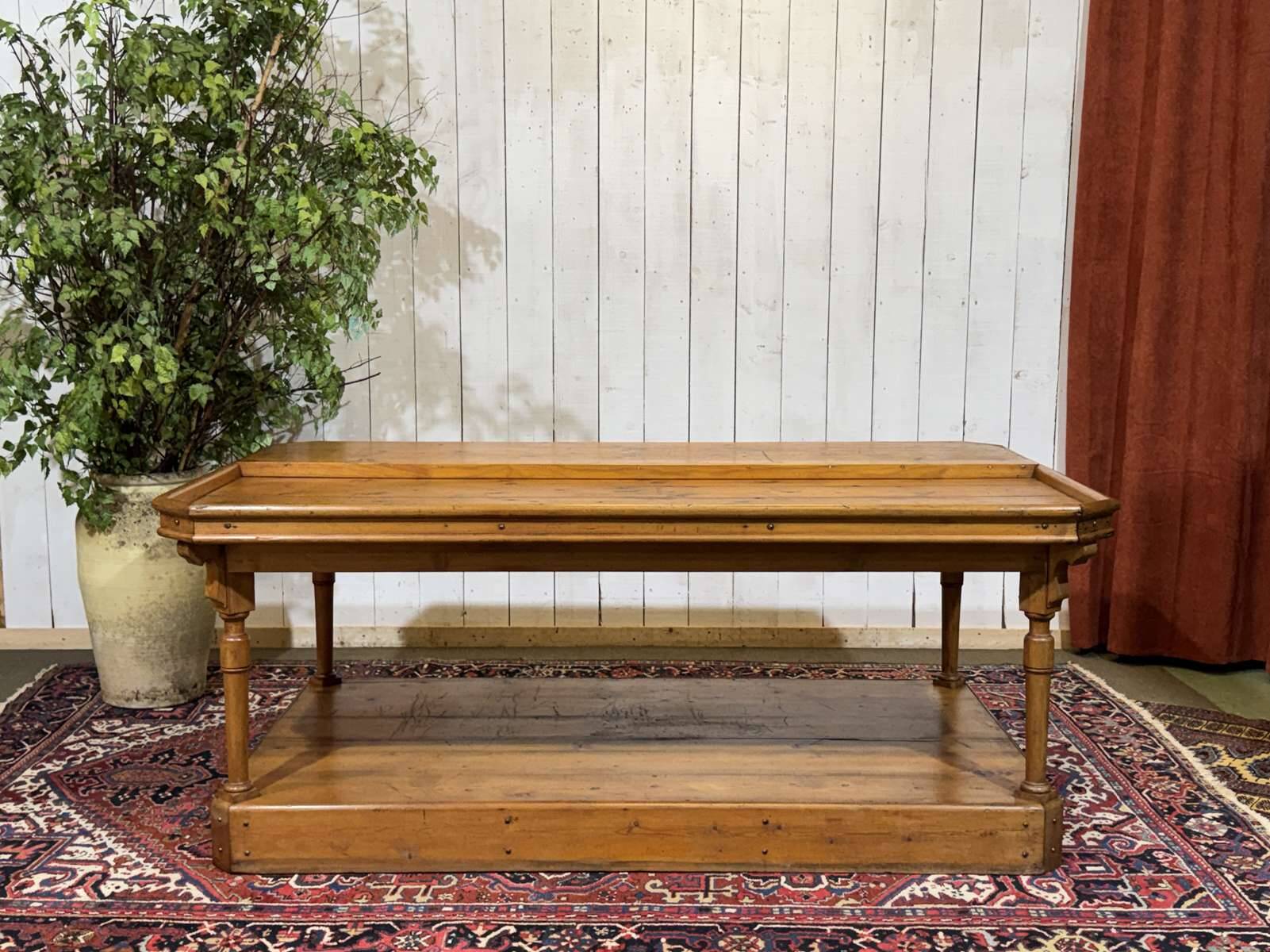 19th-century work table in English pine.