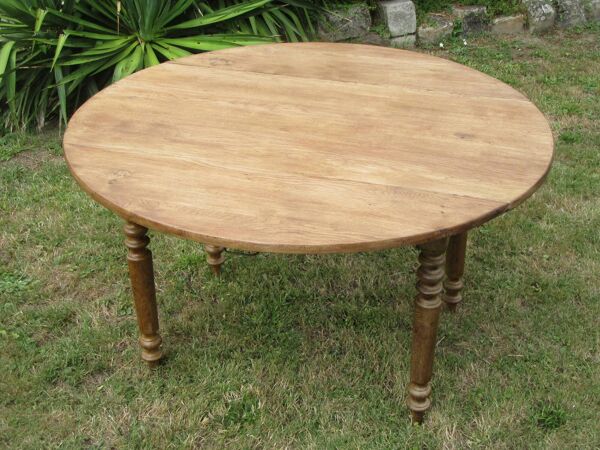 table ronde ancienne  en chêne