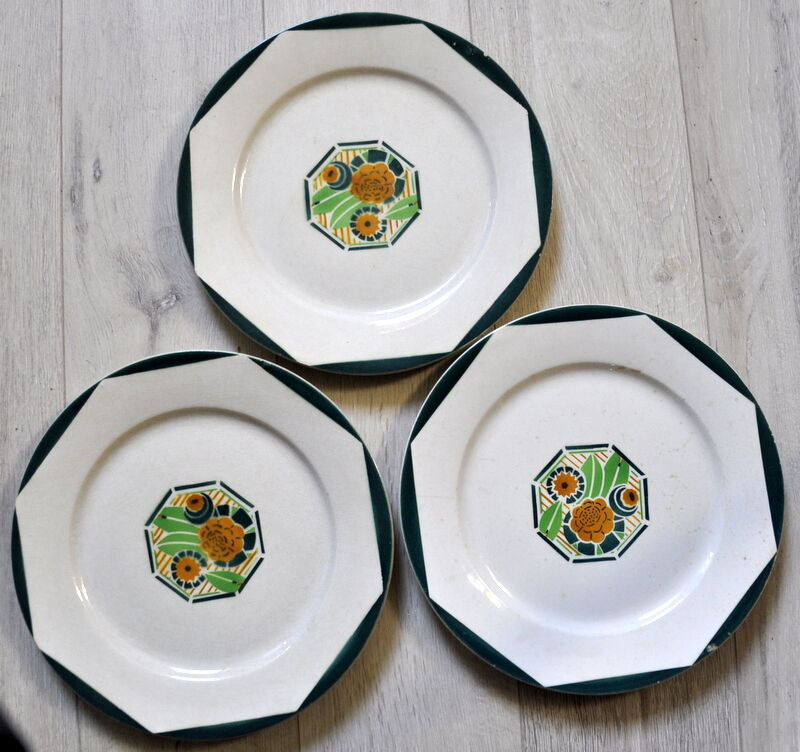 Old plates decor "art nouveau"